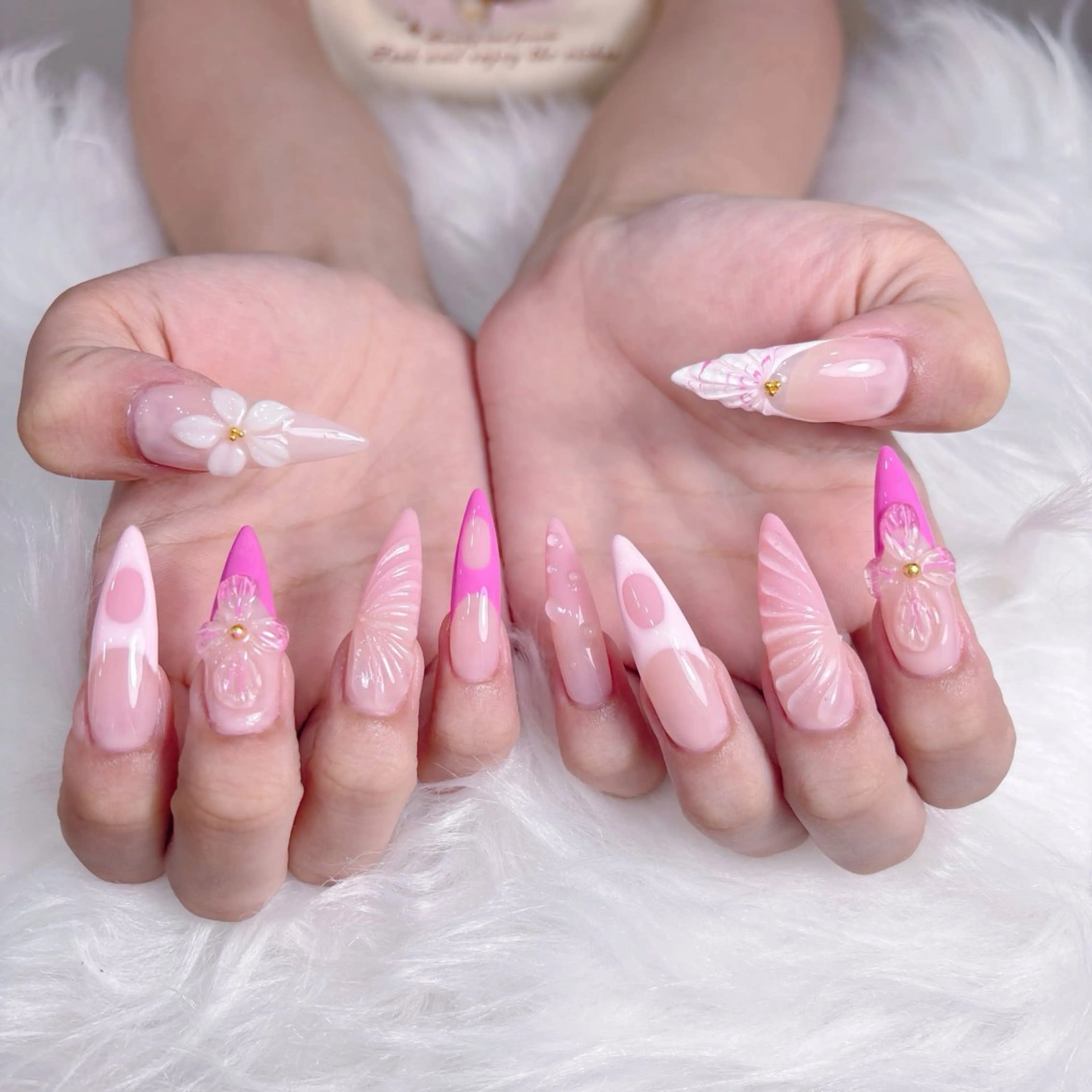 カラー ハンドネイル RUBY NAIL SPAのネイルデザイン