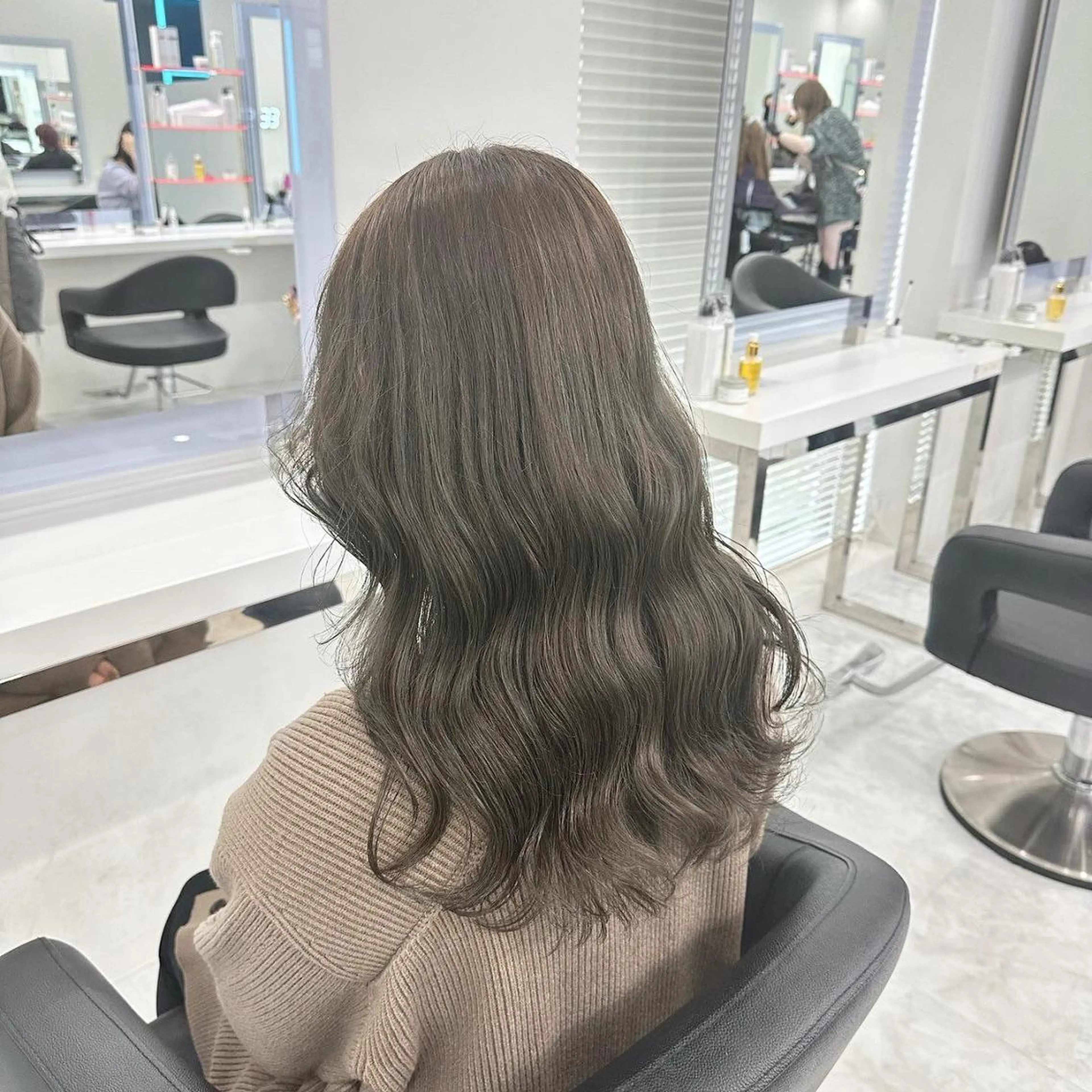 ロング カラー EMIL/上野駅近 /ブリーチ縮毛矯正のヘアスタイル