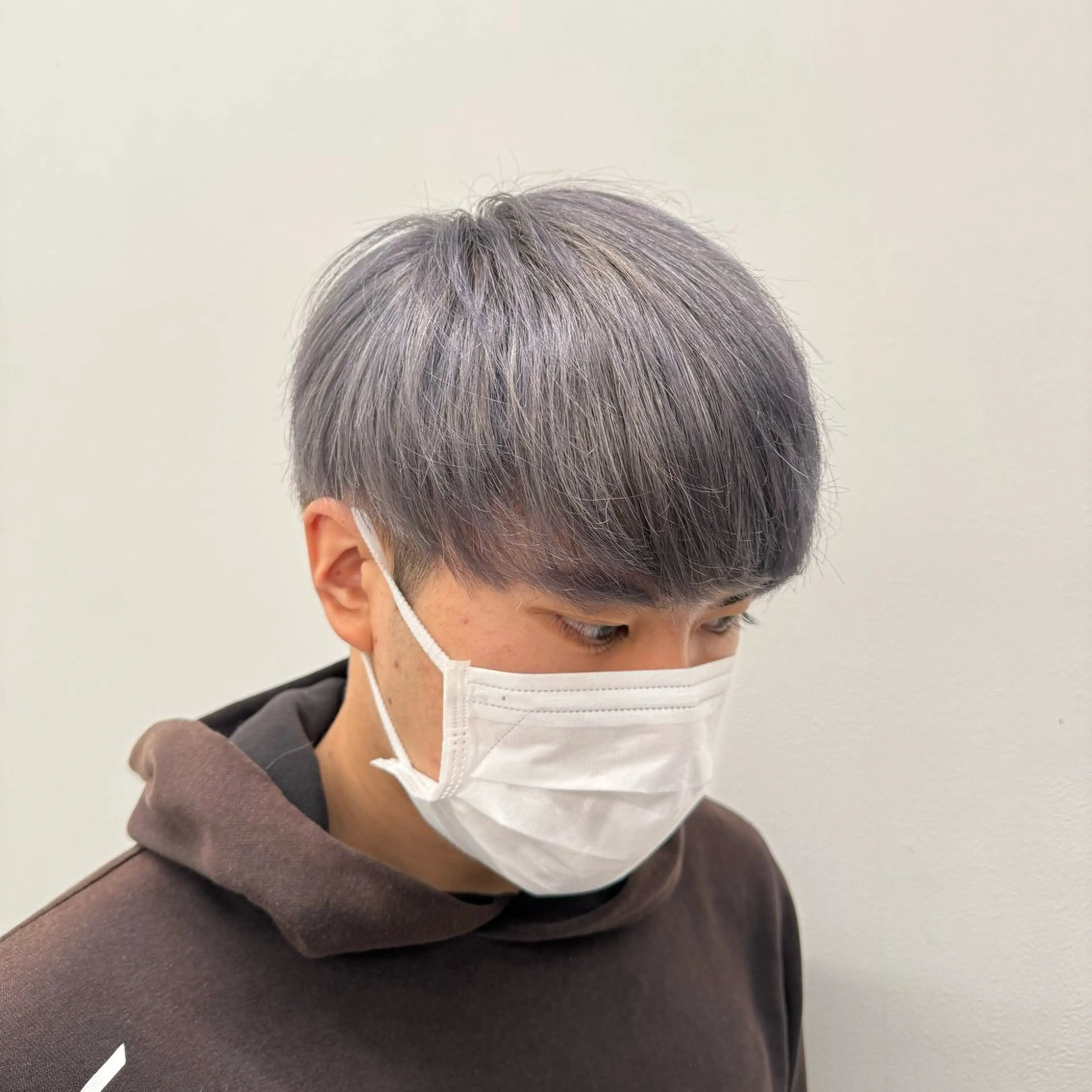 ショート パーマ ヘアアレンジ メンズ カット ヘアカラー トリートメント ヘアセット 顔まわりカット の達人のヘアスタイル