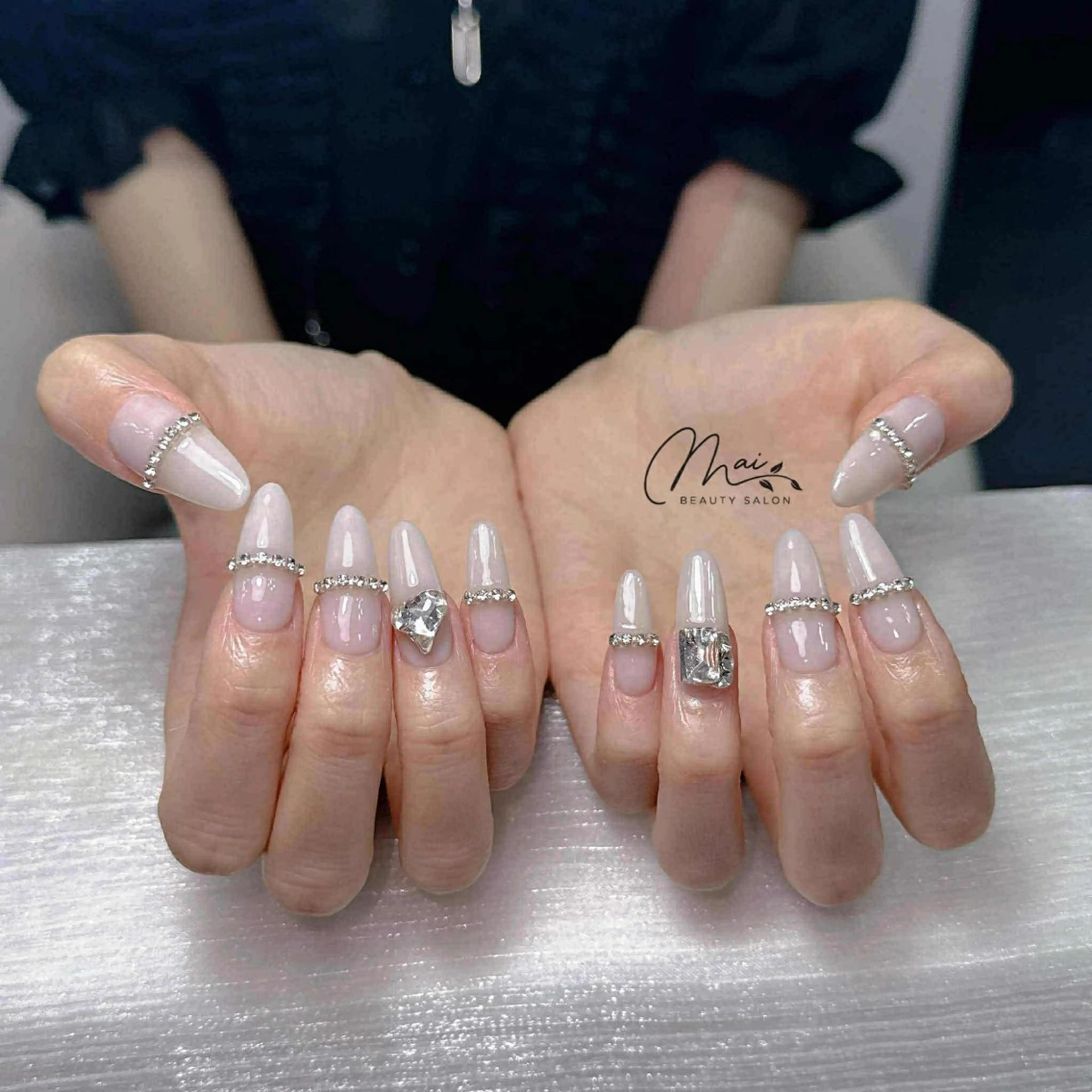 ネイル アニマル柄 ボルドー ブラウン チークネイル ドット ハンドネイル MaiBeauty HaNaのネイルデザイン