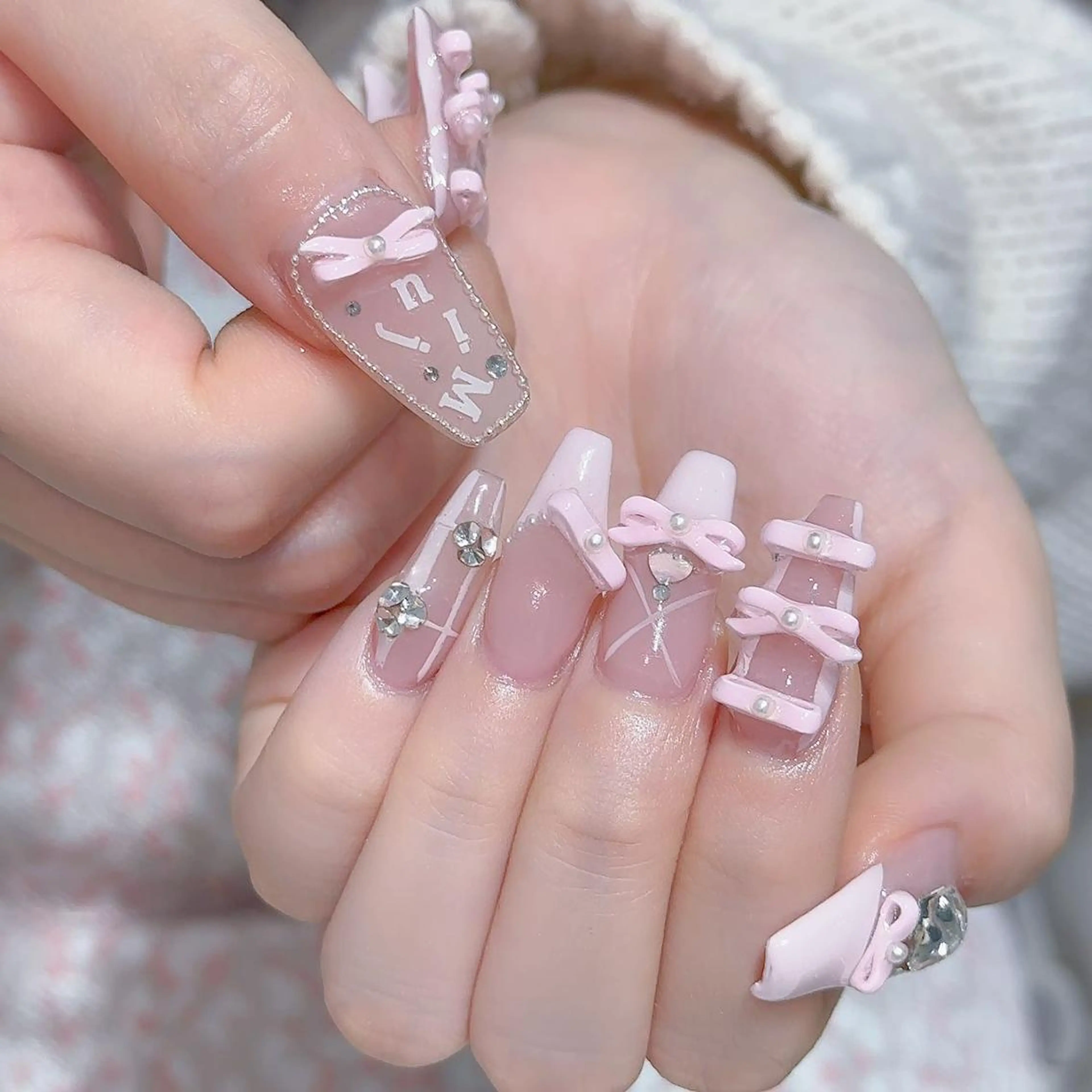 ネイル ハンドネイル Queens テイのネイルデザイン