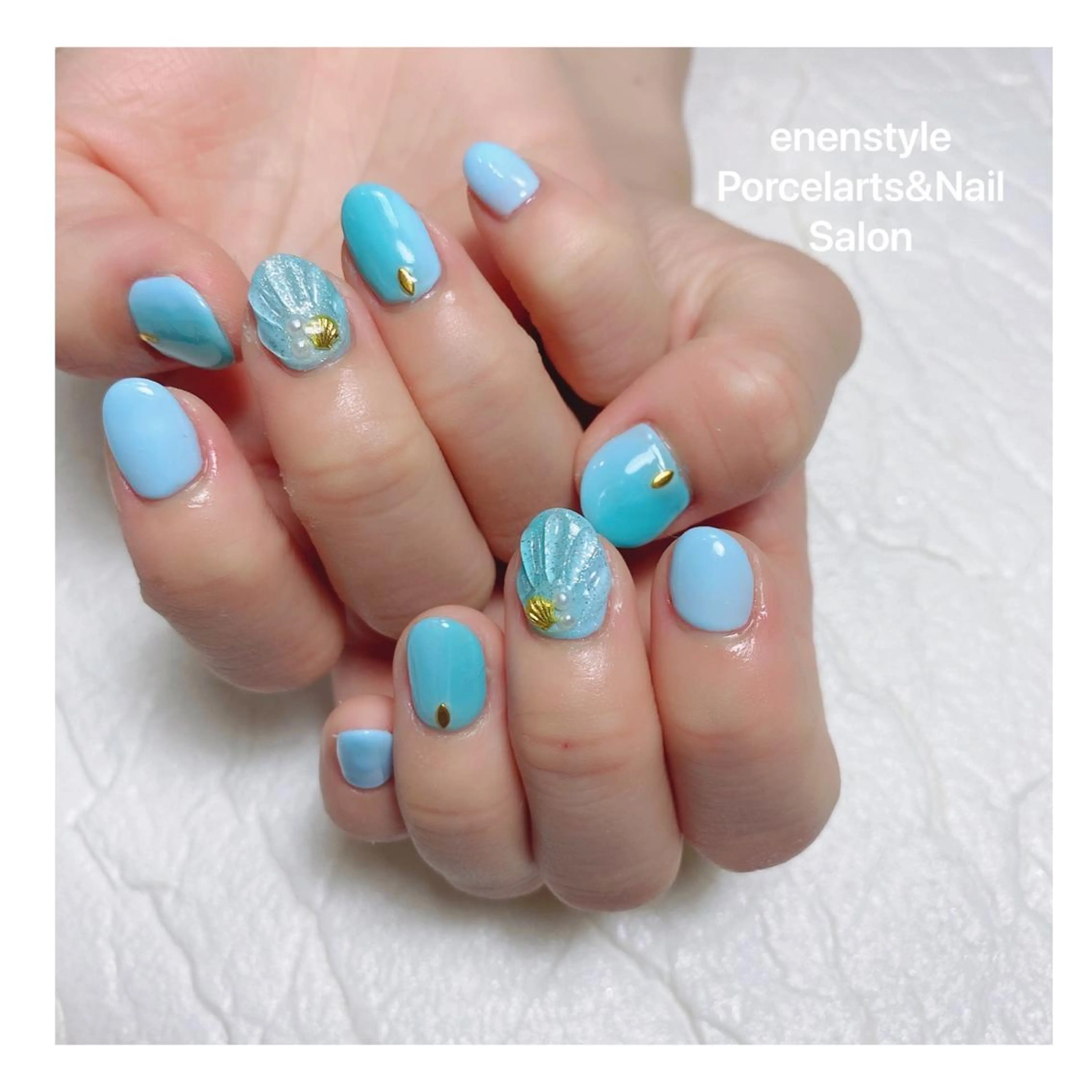 ミディアム ヘアアレンジ ネイル 👑enen style👑のネイルデザイン