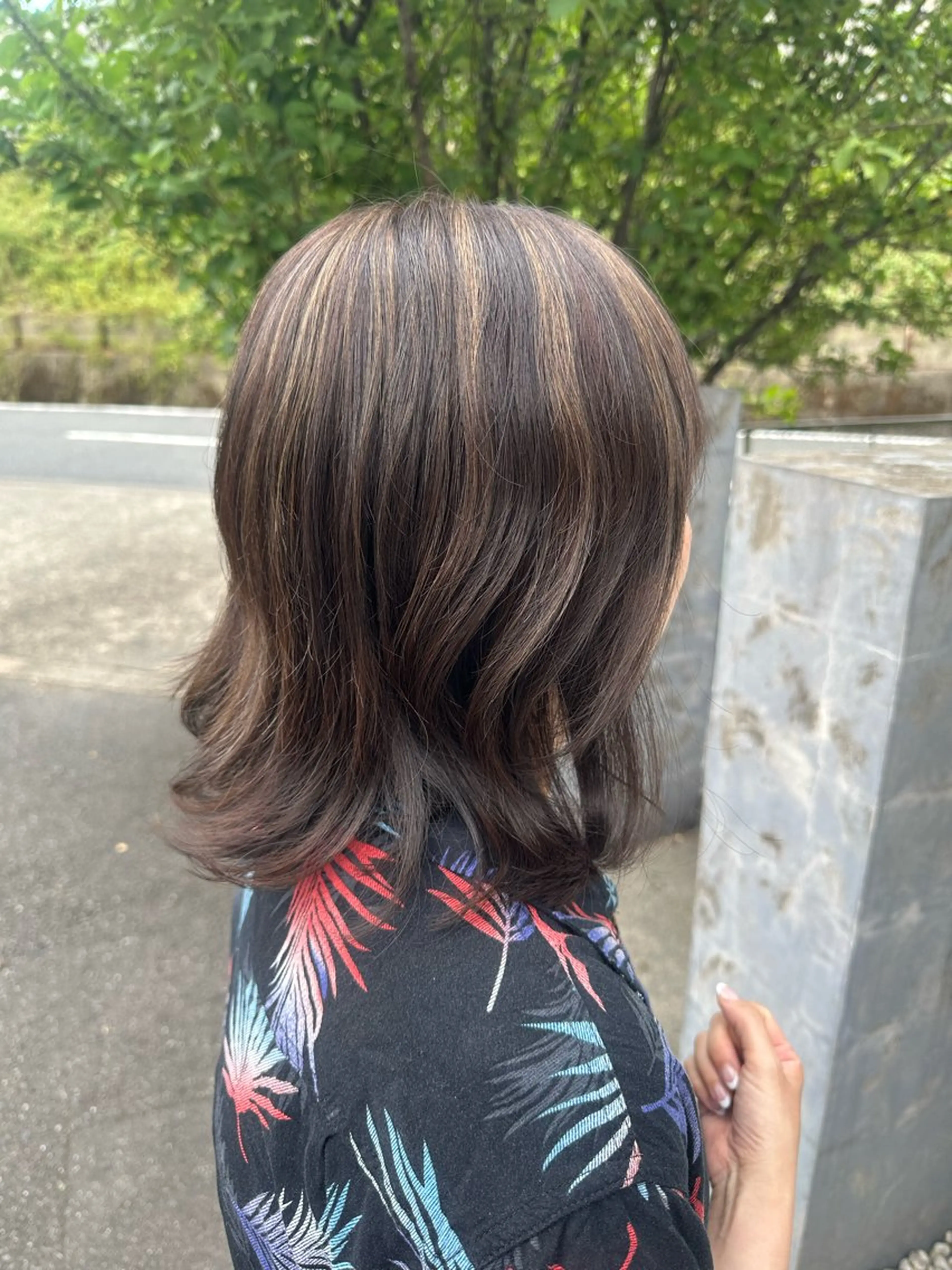 ミディアム カラー ハイライトカラー ハイライト ヘアカラー 安達 望のヘアスタイル