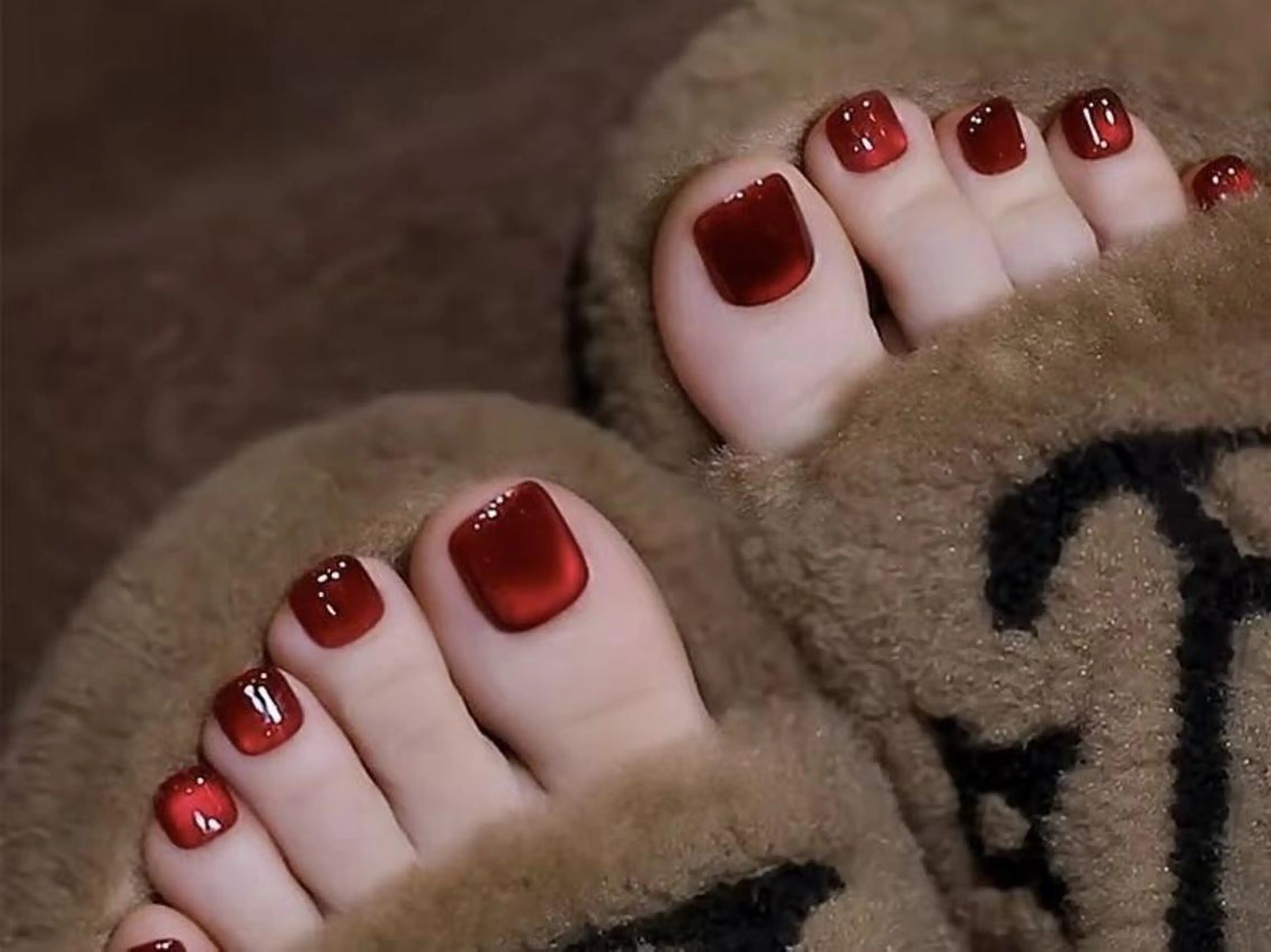 ネイル ボルドー カジュアル フットネイル ジェルネイル マグネットネイル フットネイル 💅 NikoNikoのネイルデザイン