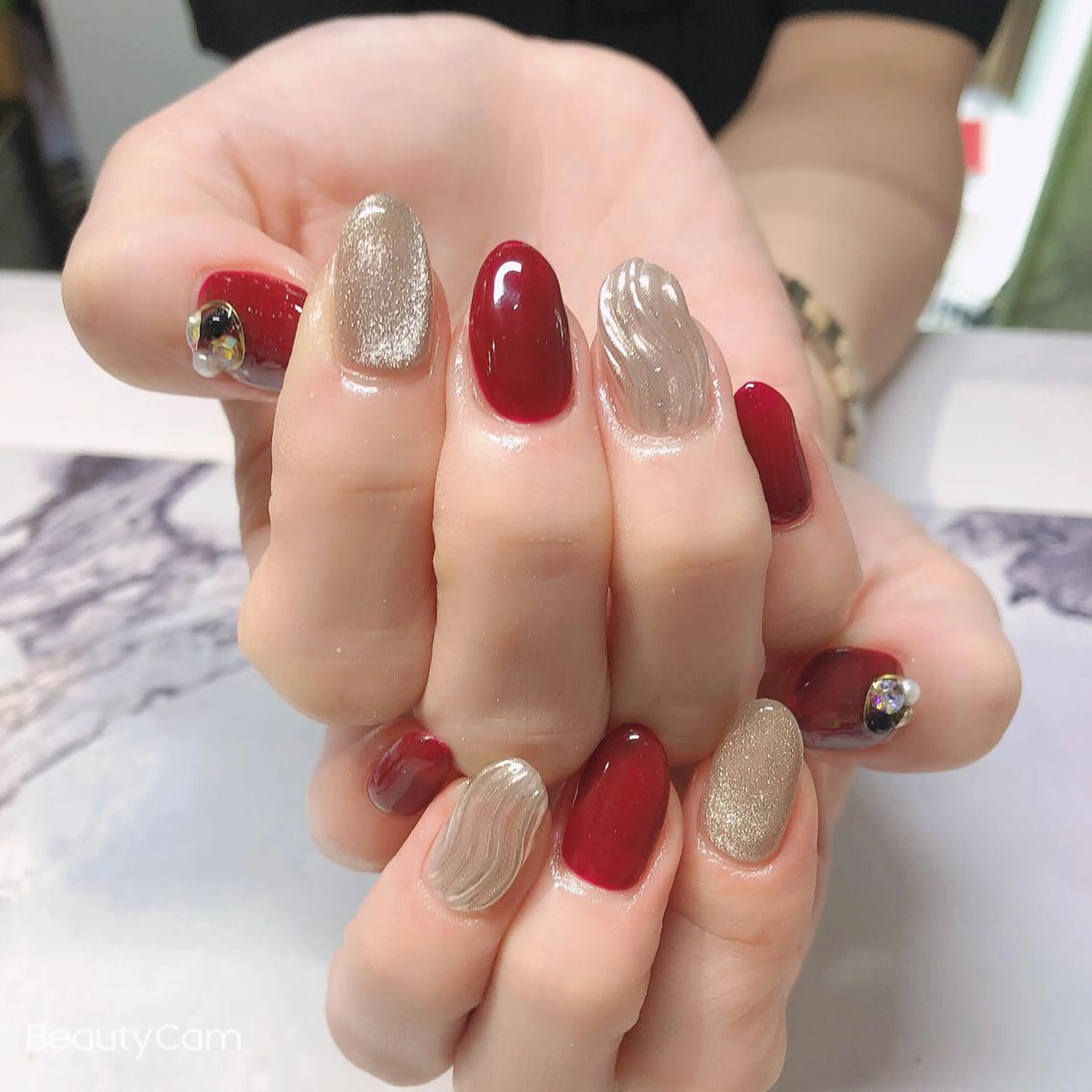 ネイル ハンドネイル Guarendo錦糸町店所属・ガレンドウ 白澤 愛子のネイルデザイン