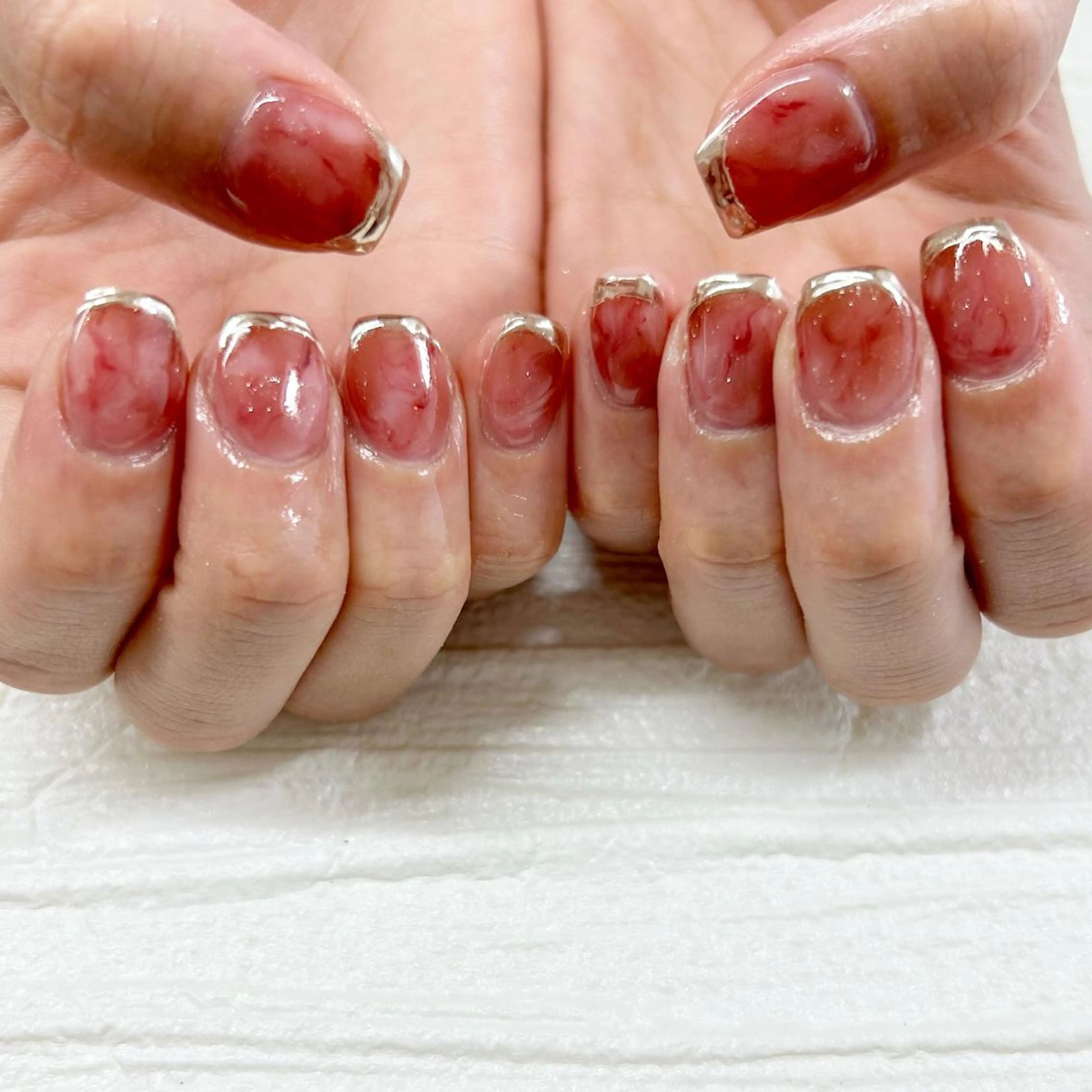 ネイル マツエク・マツパ アイブロウ ニュアンスネイル pu muのネイルデザイン