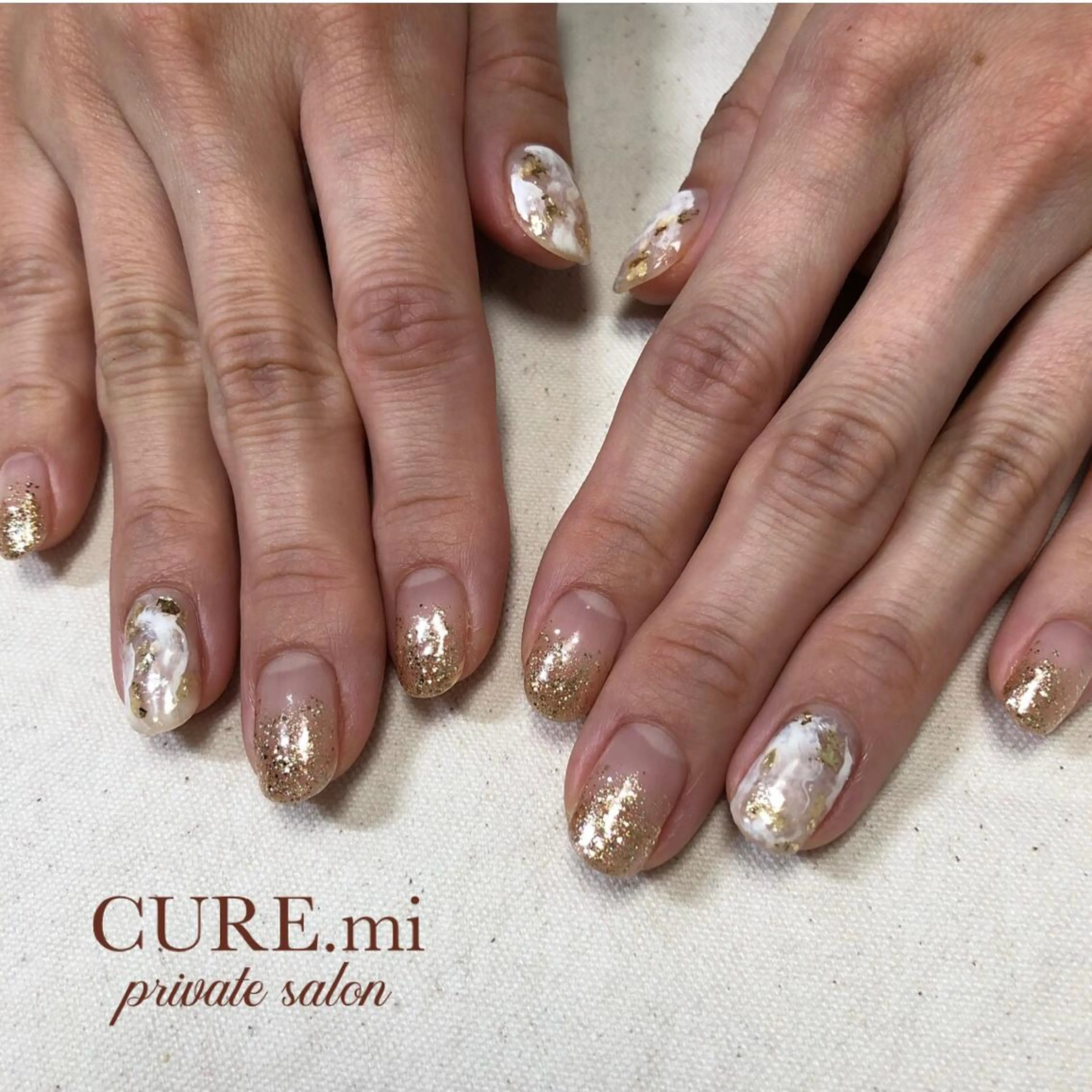 ネイル 大理石ネイル(マーブル) ニュアンスネイル ホワイト ハンドネイル ハンドケア 伊藤 美香のその他イメージ