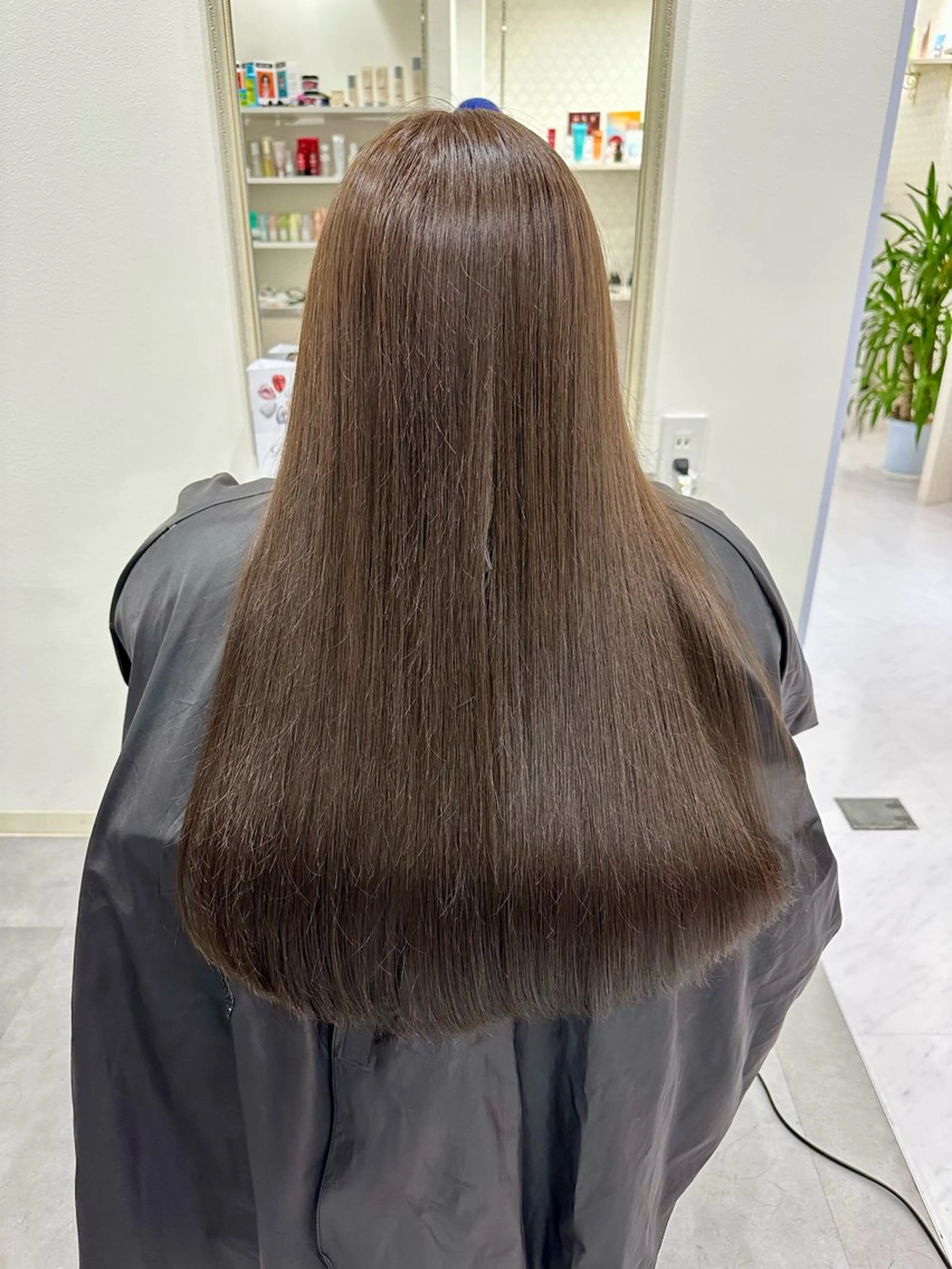 ロング カラー グレージュ オリーブグレージュ オリーブグレー カット ヘアカラー 榎元 成夫のヘアスタイル