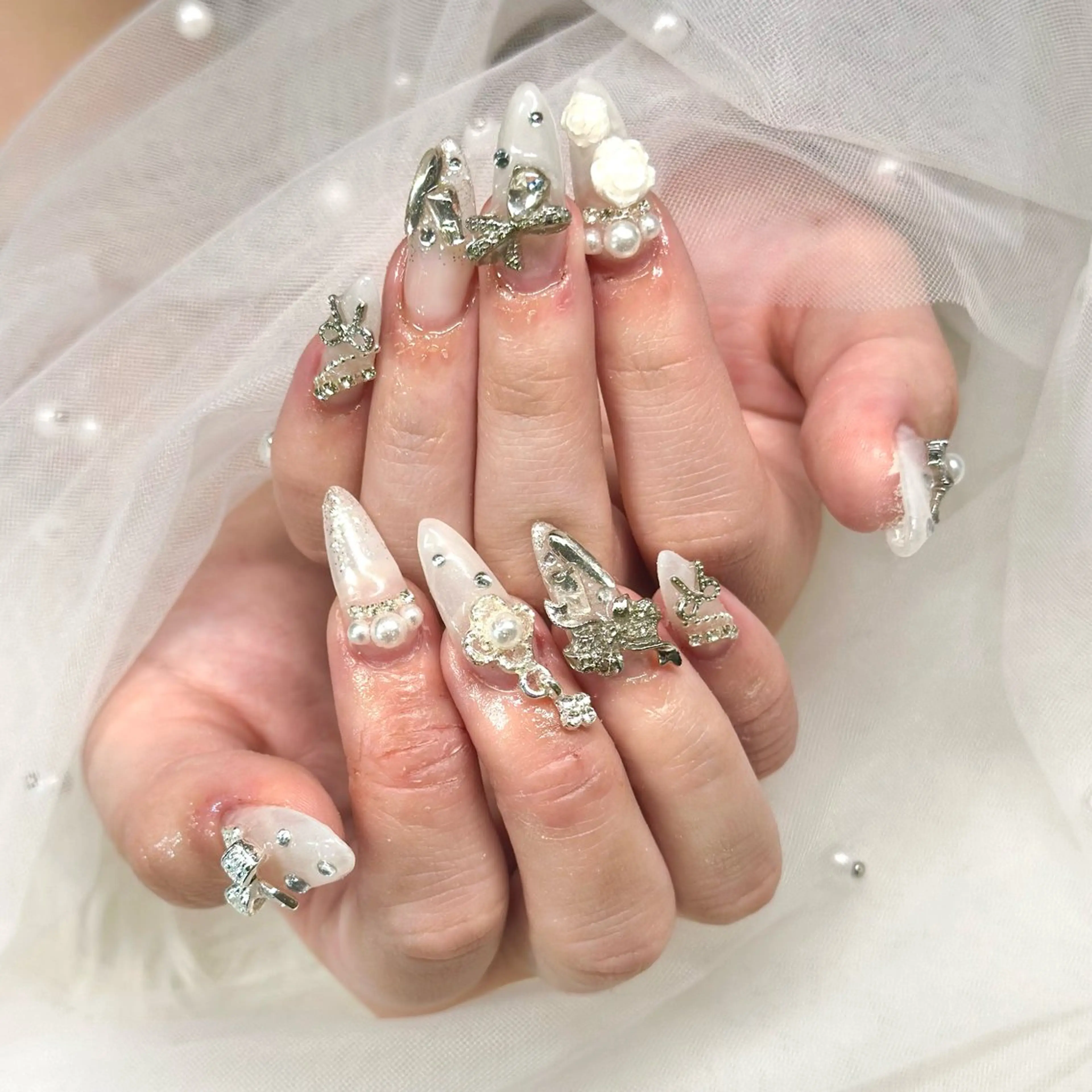 ネイル MIGHTY COLORのネイルデザイン