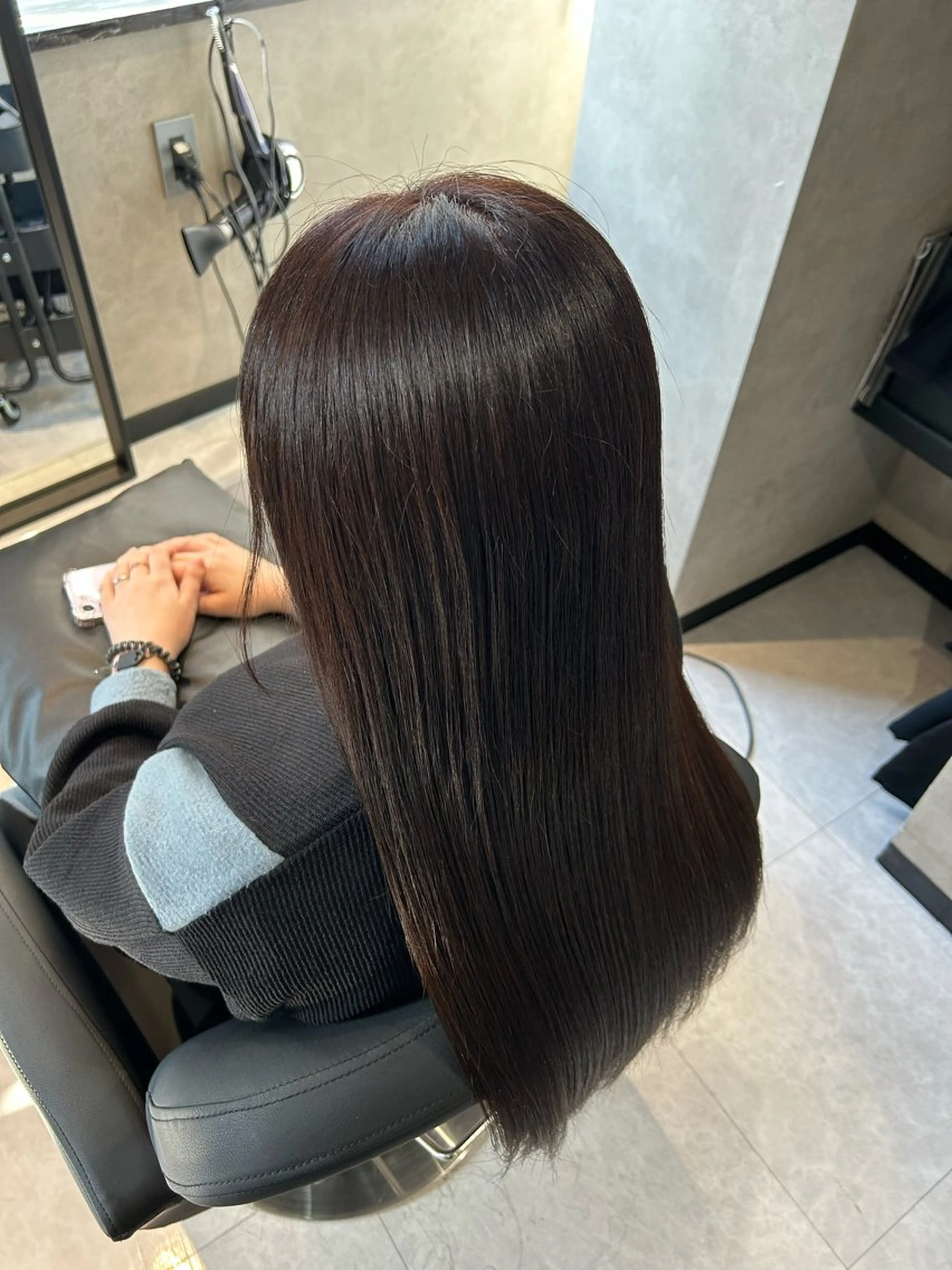 ロング カラー ブラウンカラー ショコラブラウン 髪質改善 ヘアカラー トリートメント 《.Xian》リク /透明感カラー/艶髪のヘアスタイル