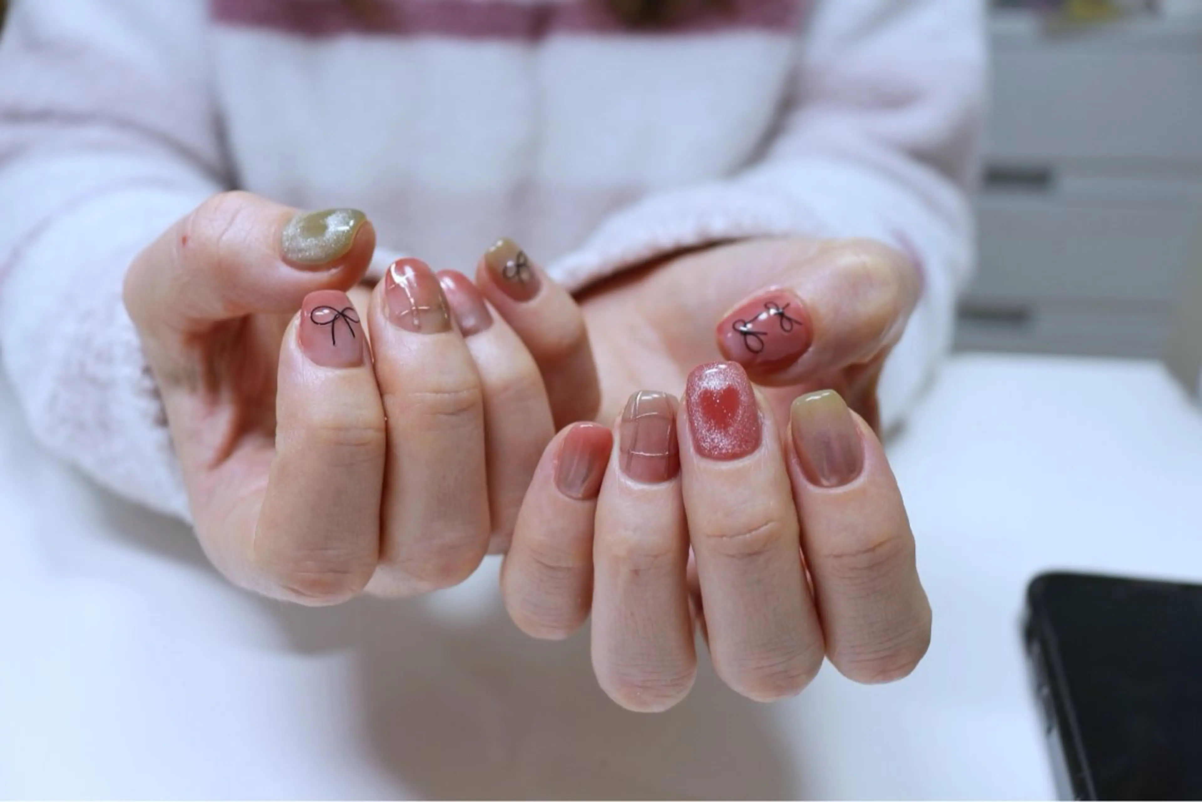 ネイル ハート マグネットネイル ニュアンスネイル ピンク リボン ハンドネイル Baku Nailsのネイルデザイン