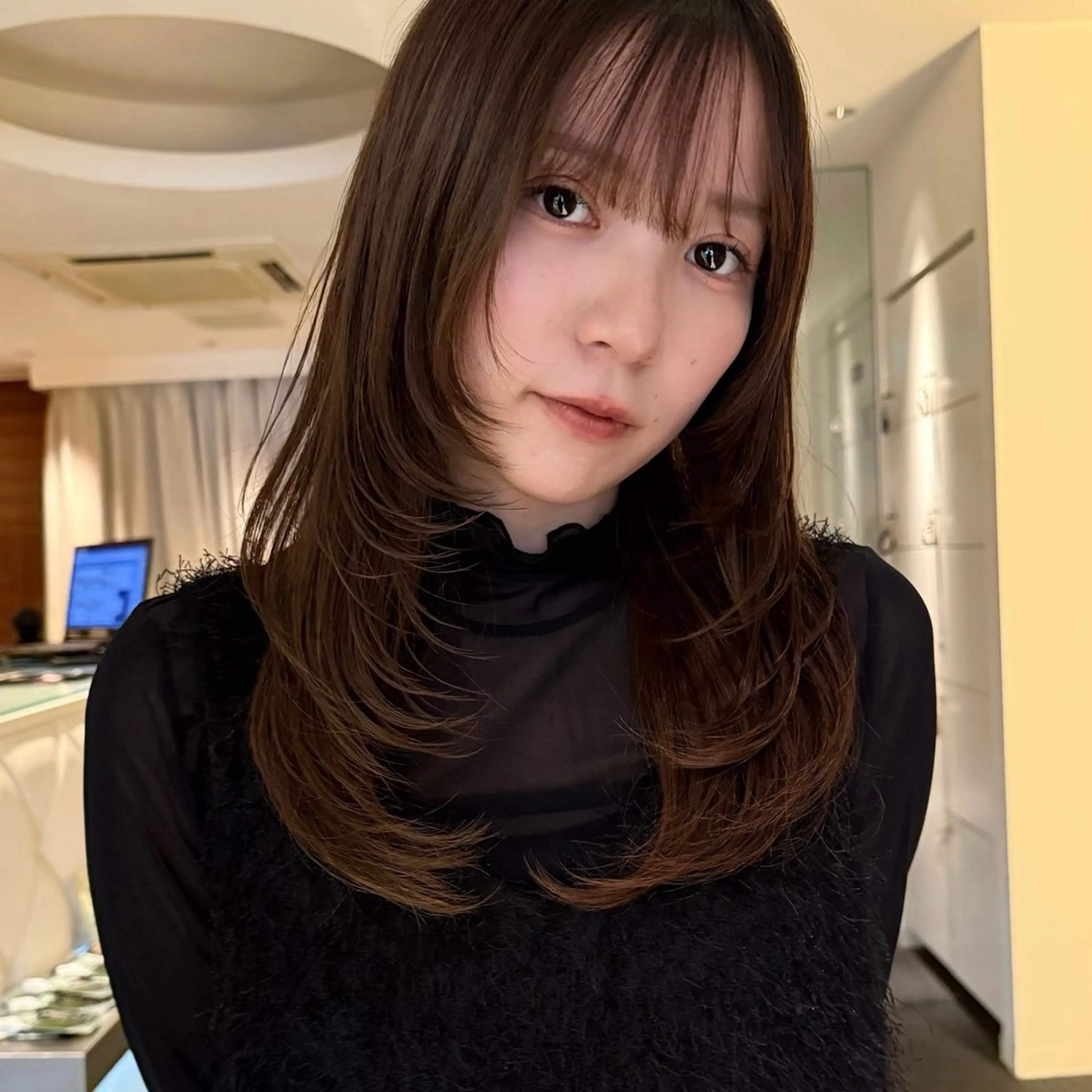 ロング モデル募集/カレン /レイヤーカットのヘアスタイル