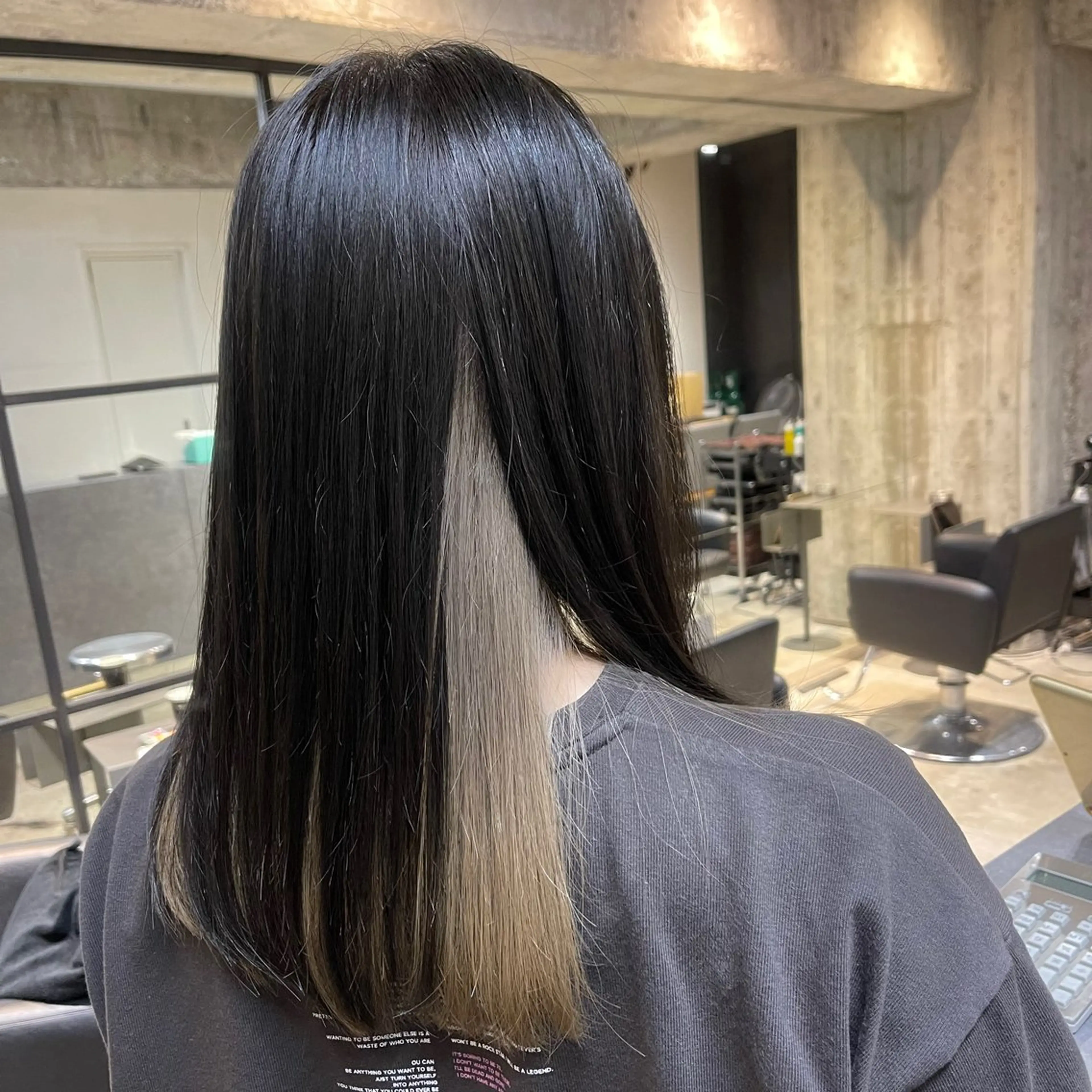 ロング カラー director tatsukiのヘアスタイル