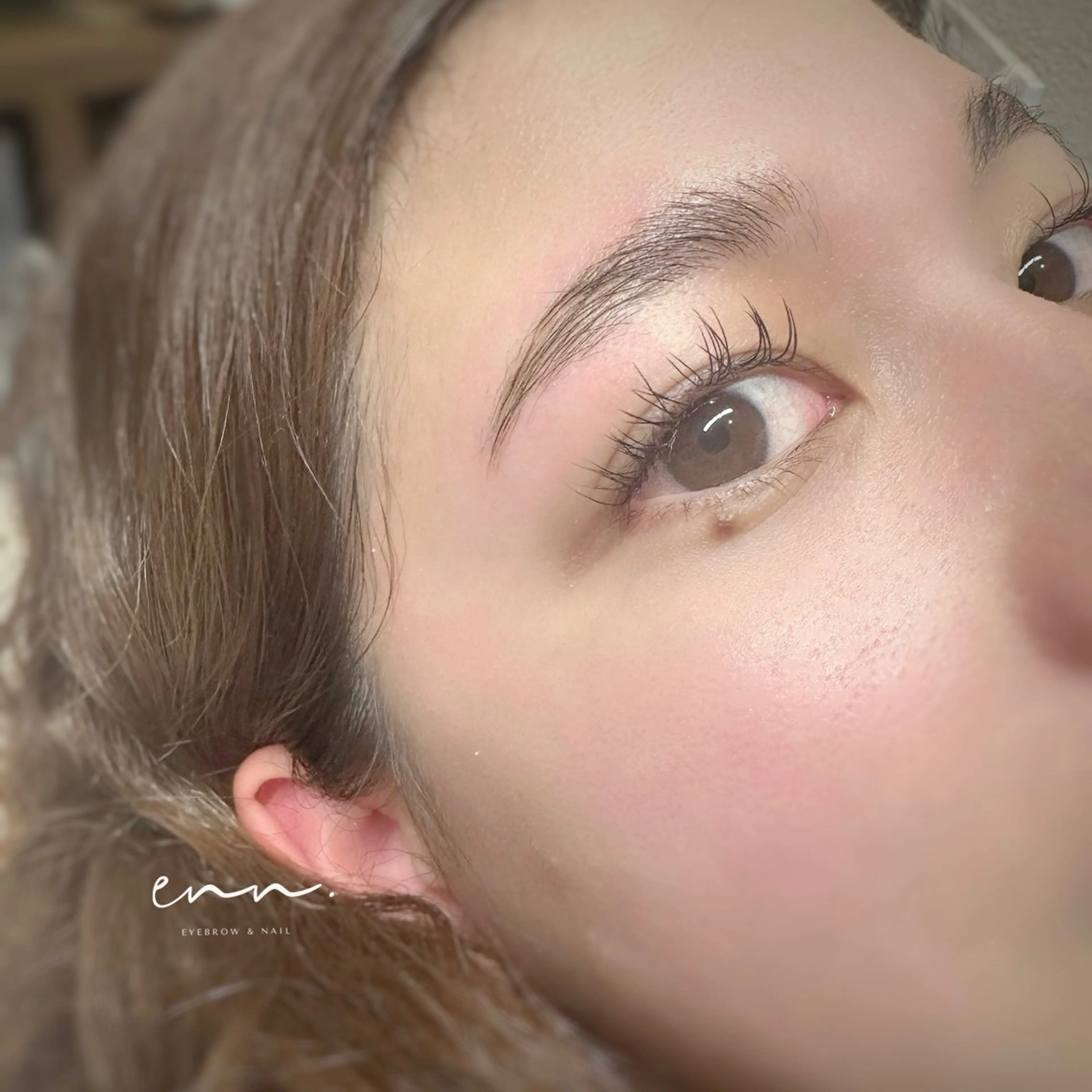 アイブロウ ハリウッドブロウリフト メンズアイブロウ 眉毛ワックス脱毛 enn.《エンドット》所属・enn. 【眉毛/ネイル】のネイルデザイン