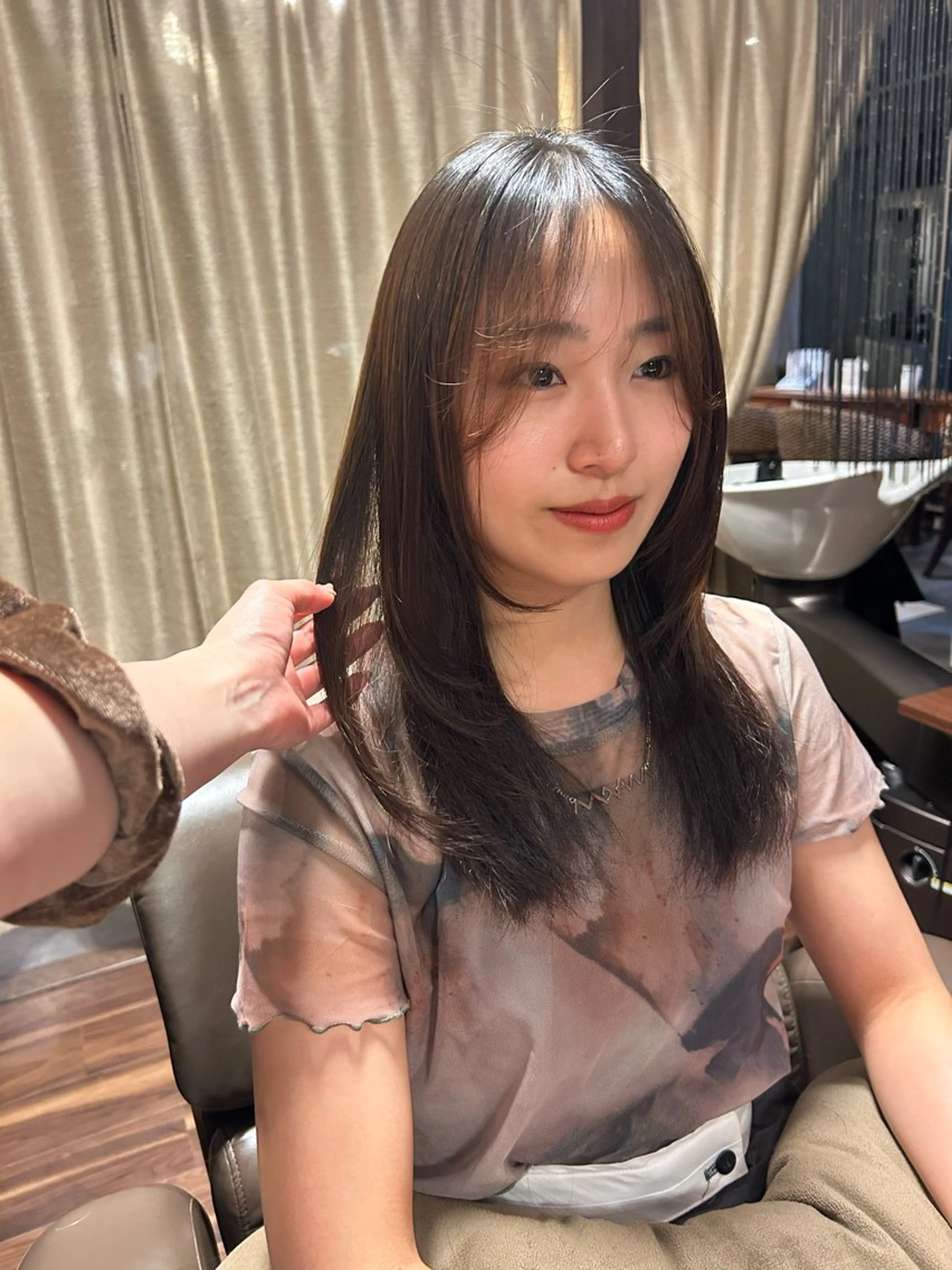 ロング レイヤー/透明感カラ ー/茅ヶ崎/momiのヘアスタイル