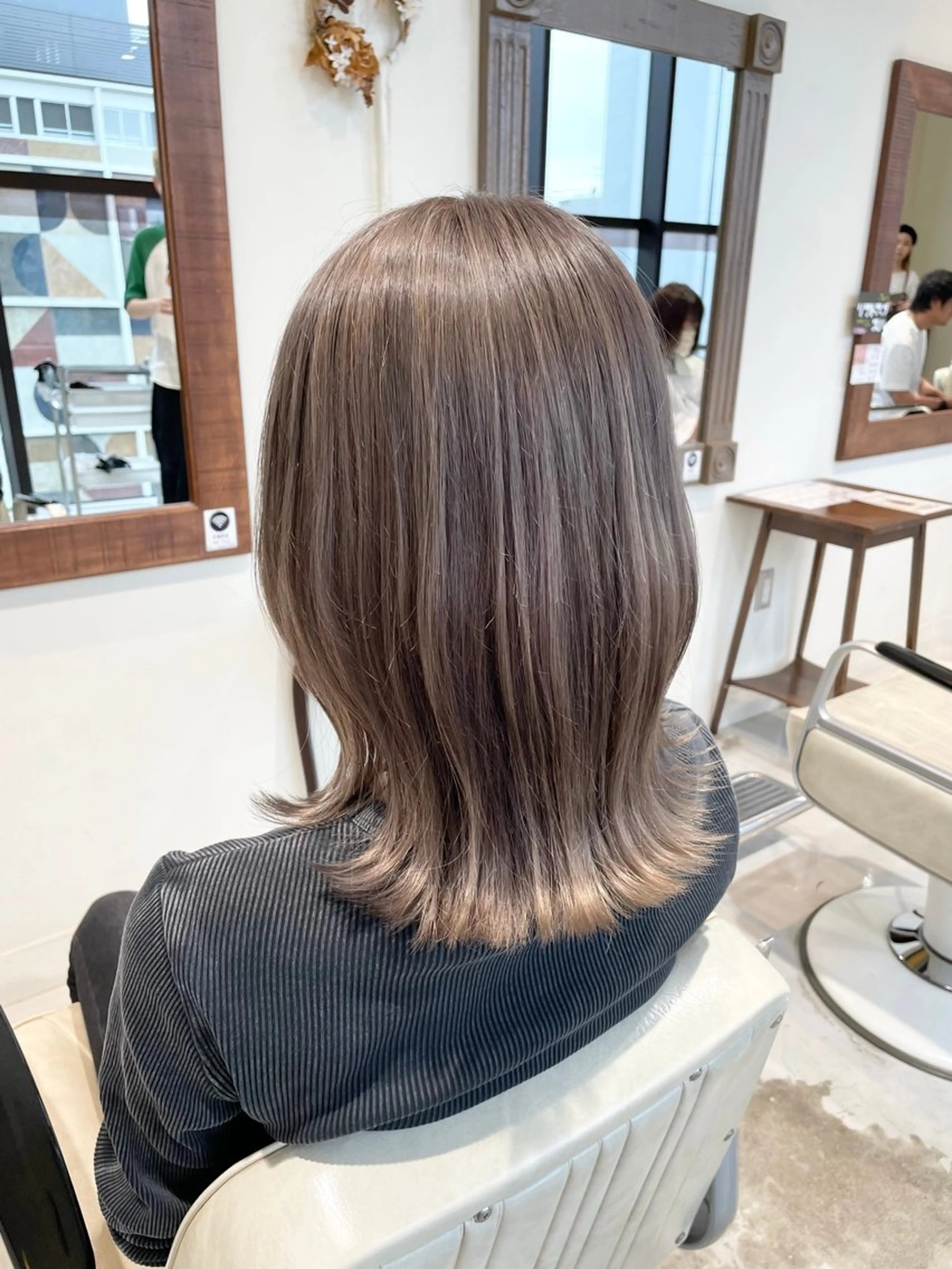 ミディアム ヘアカラー 山口 歩美佳のヘアスタイル