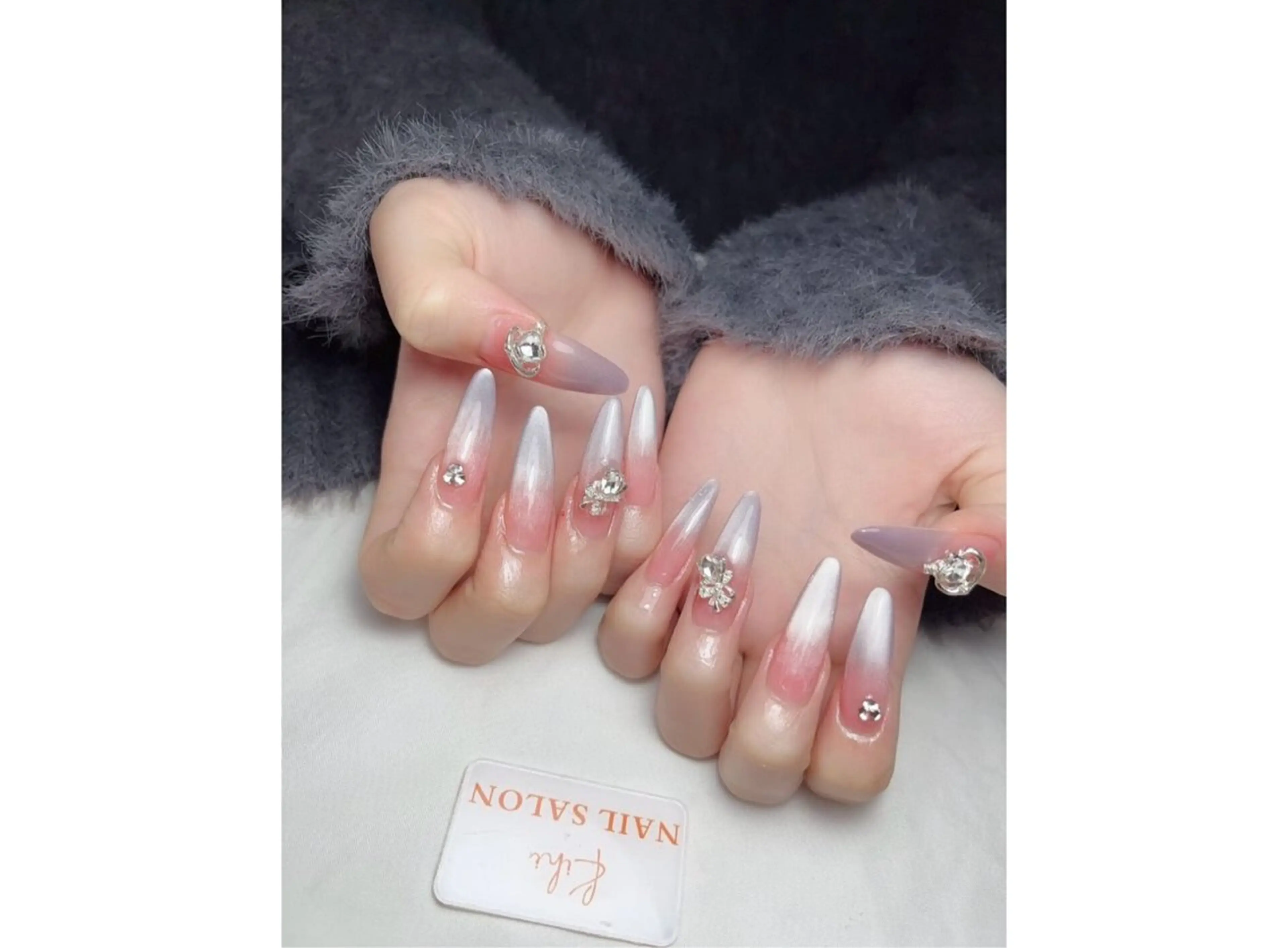 ネイル フレンチネイル ジェルネイル グラデーション キラキラネイル 韓国ネイル 清水 ユナのネイルデザイン