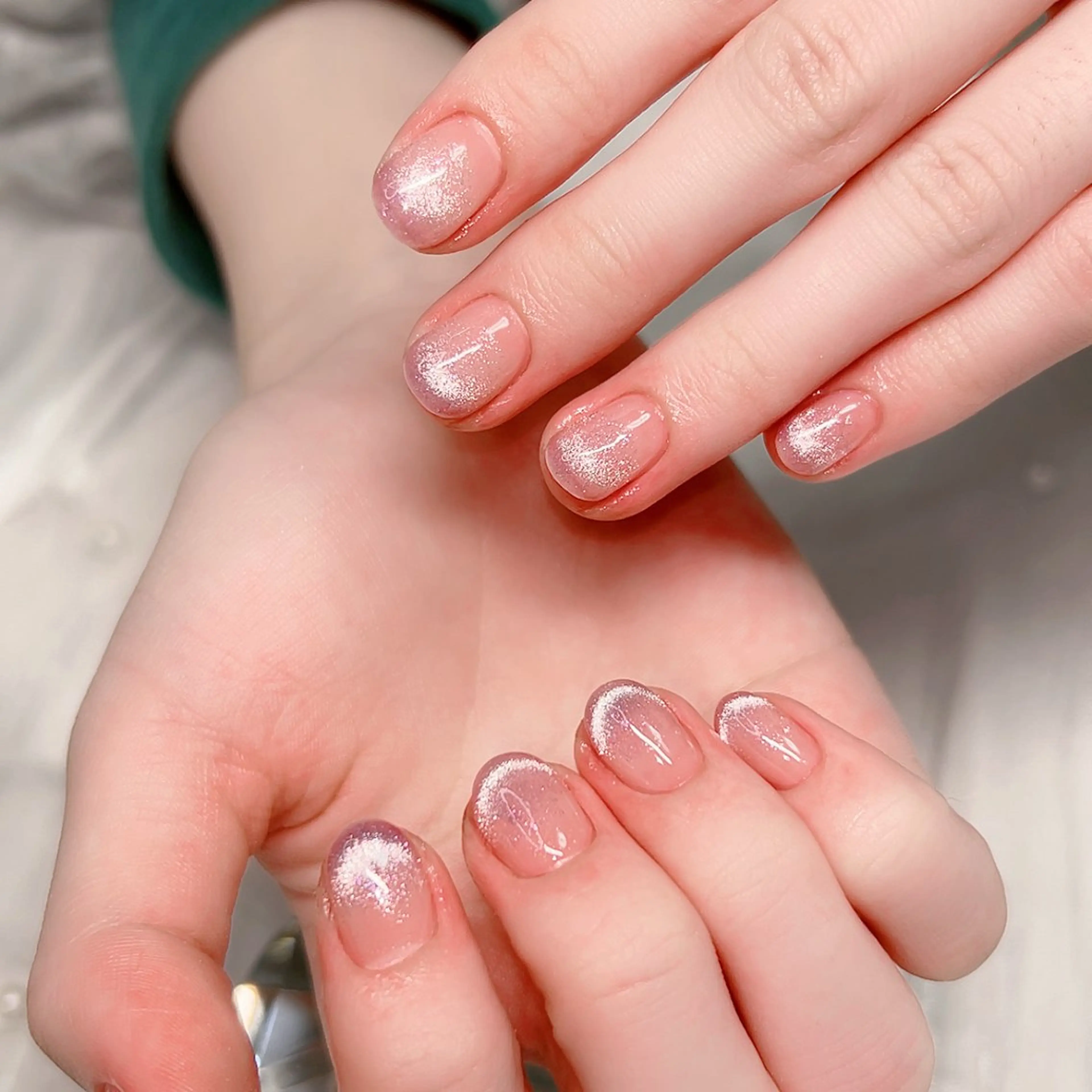 ネイル オーロラネイル ミラーネイル オフィスネイル ワンカラーネイル シンプルネイル ハンドネイル Cute Tips nailのネイルデザイン