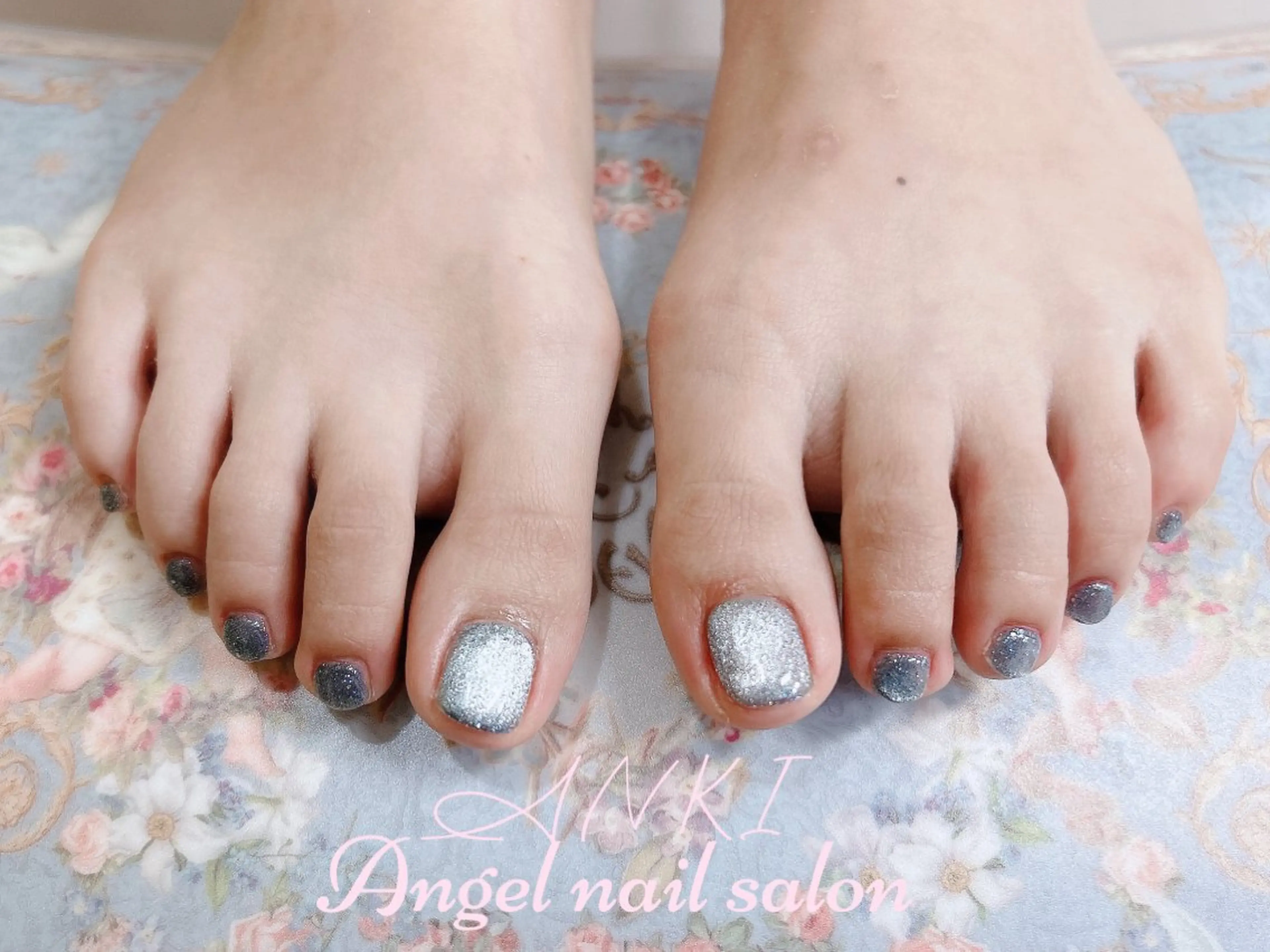 💜フットネイルマグネットorフラッシュ💜2色まで(オフ無料、ケア、保湿オイル込み)💜の写真