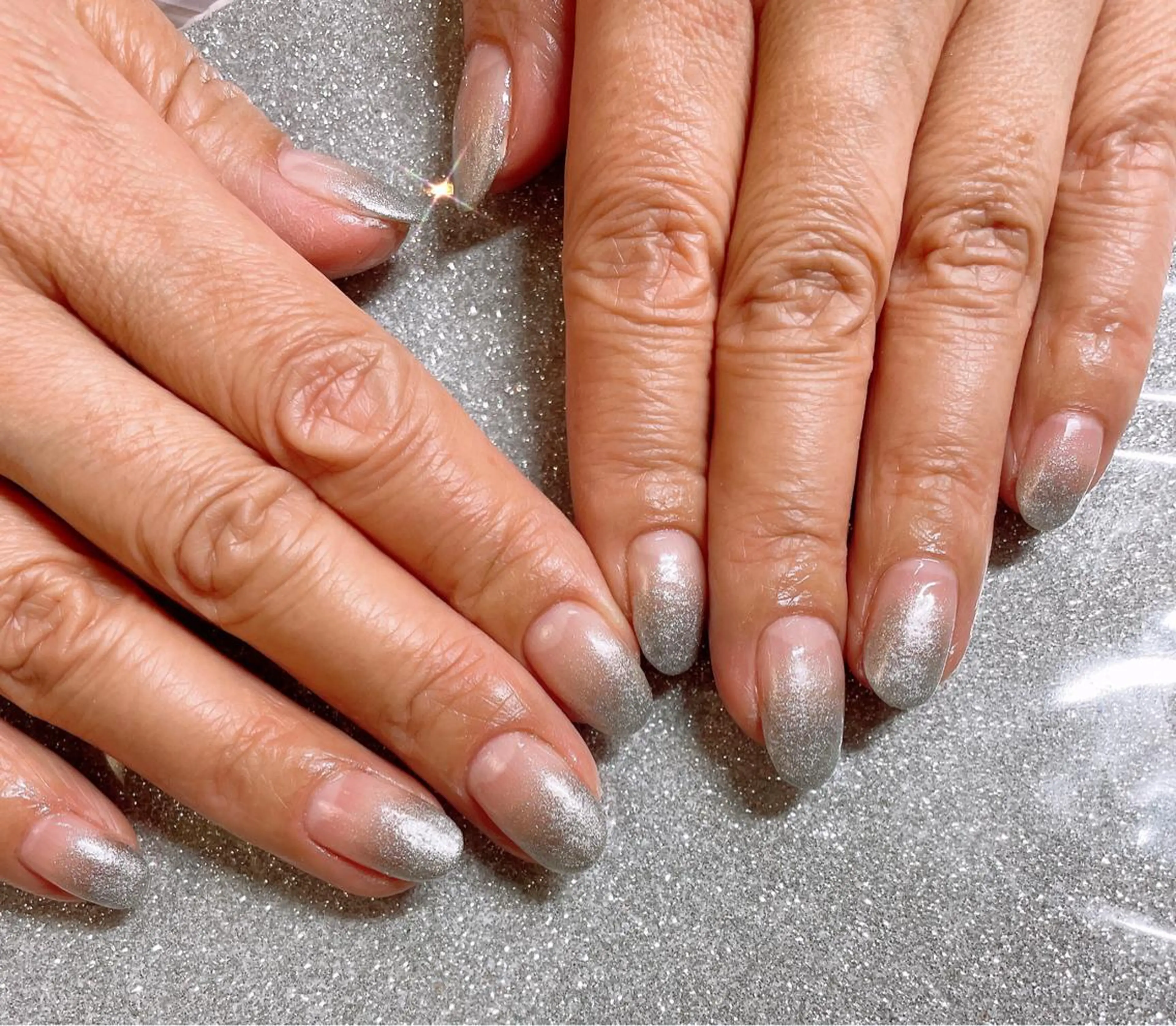 ネイル VIERU 🌈🎀💖のネイルデザイン