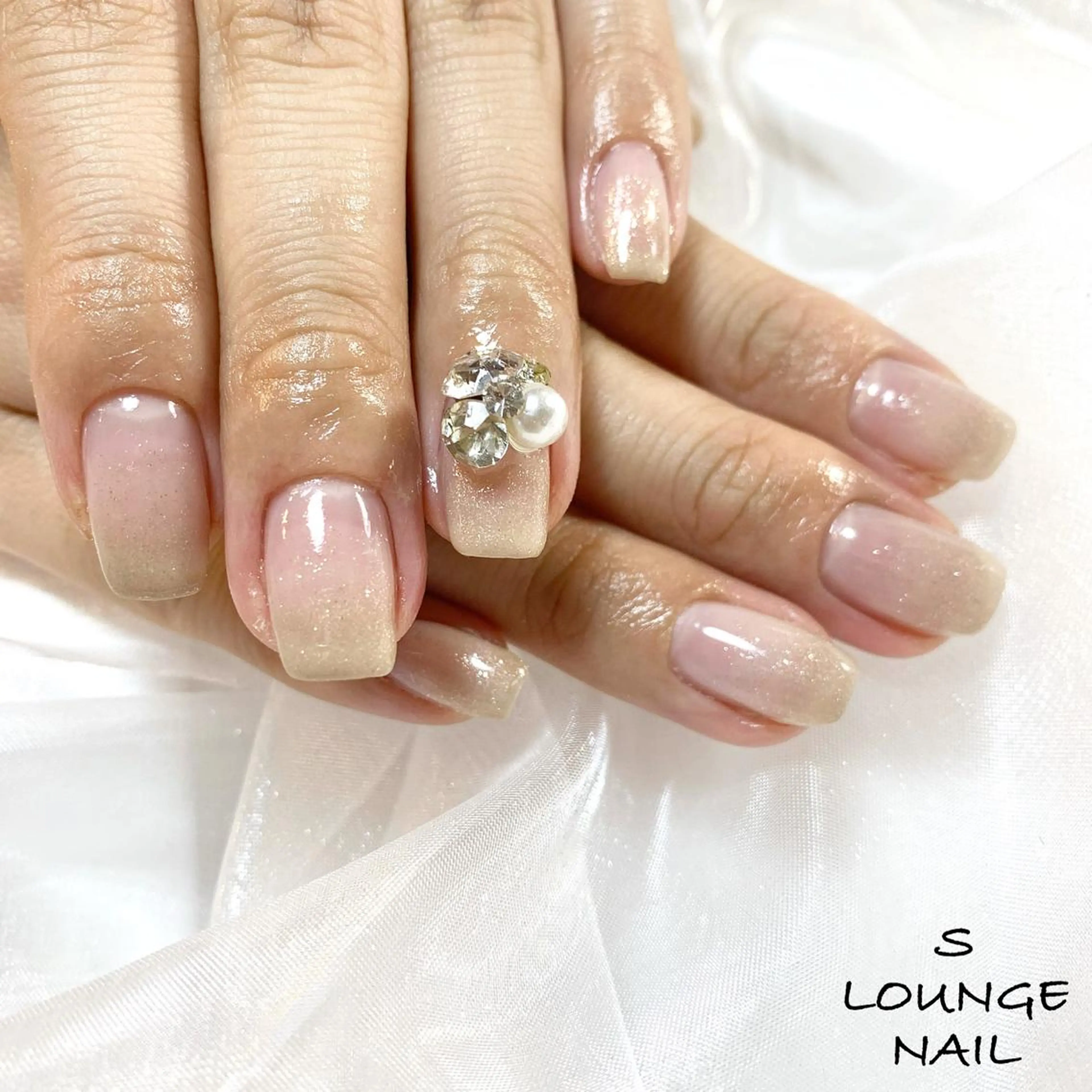 ネイル ハンドネイル フットネイル S LOUNGE NAIL所属・パーツたくさん🍓 SUMIのネイルデザイン