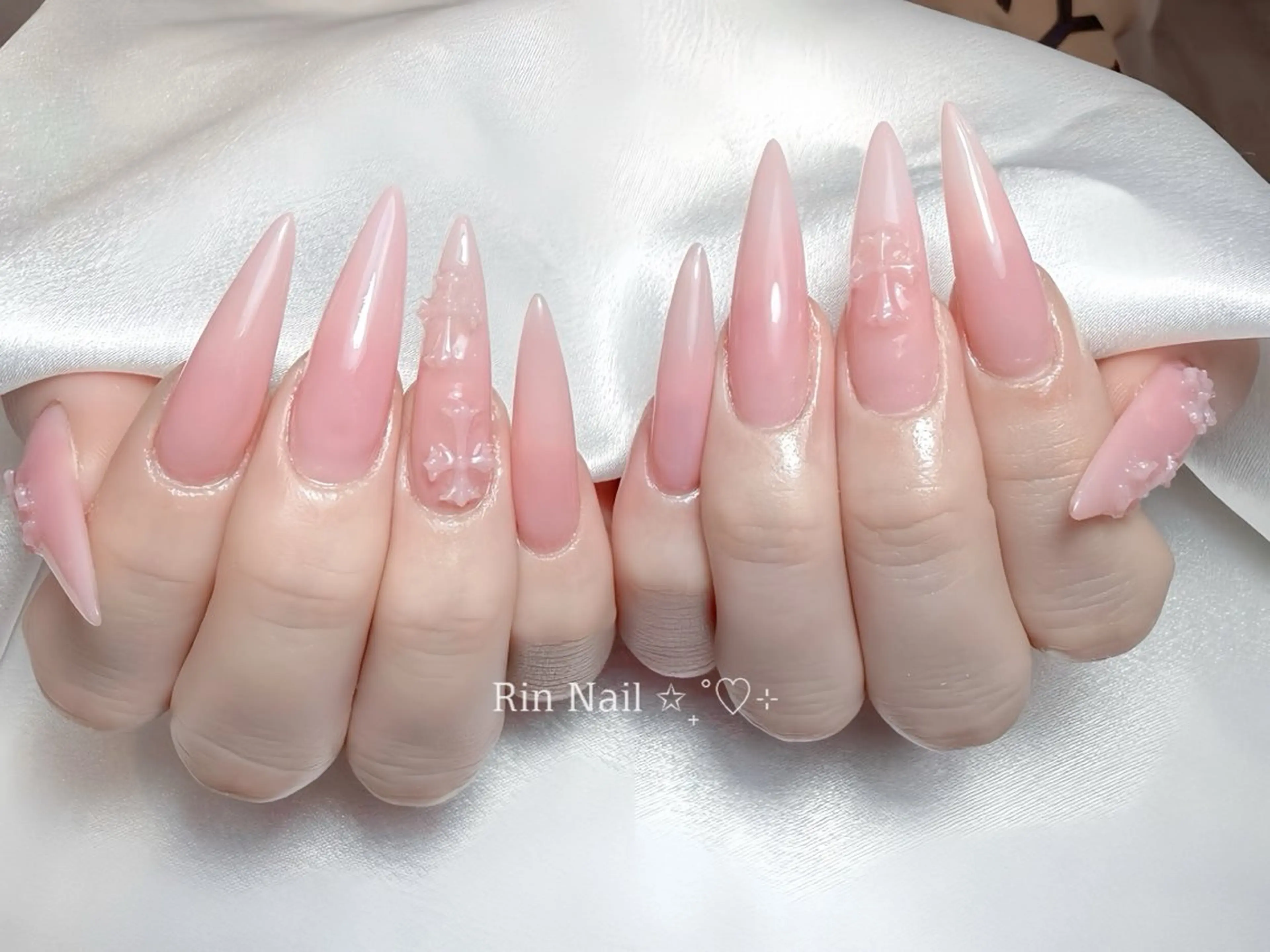 ネイル アートネイル チークネイル ジェルネイル ロングネイル マグネットネイル ハンドネイル Rin Nail 新大久保店のネイルデザイン