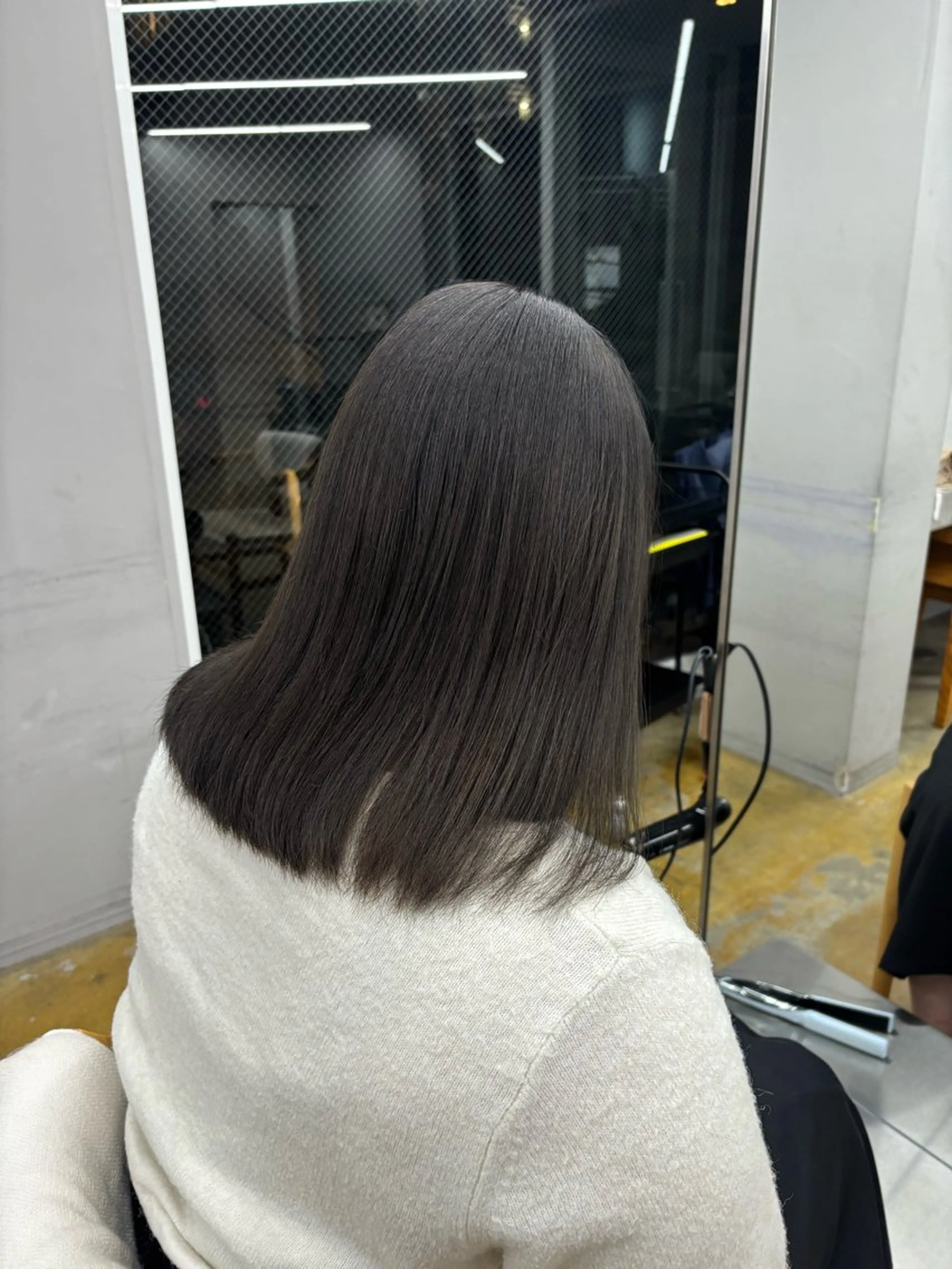 ミディアム nude所属・𝐀𝐦𝐞𝐫𝐢 /透明感カラーのヘアスタイル