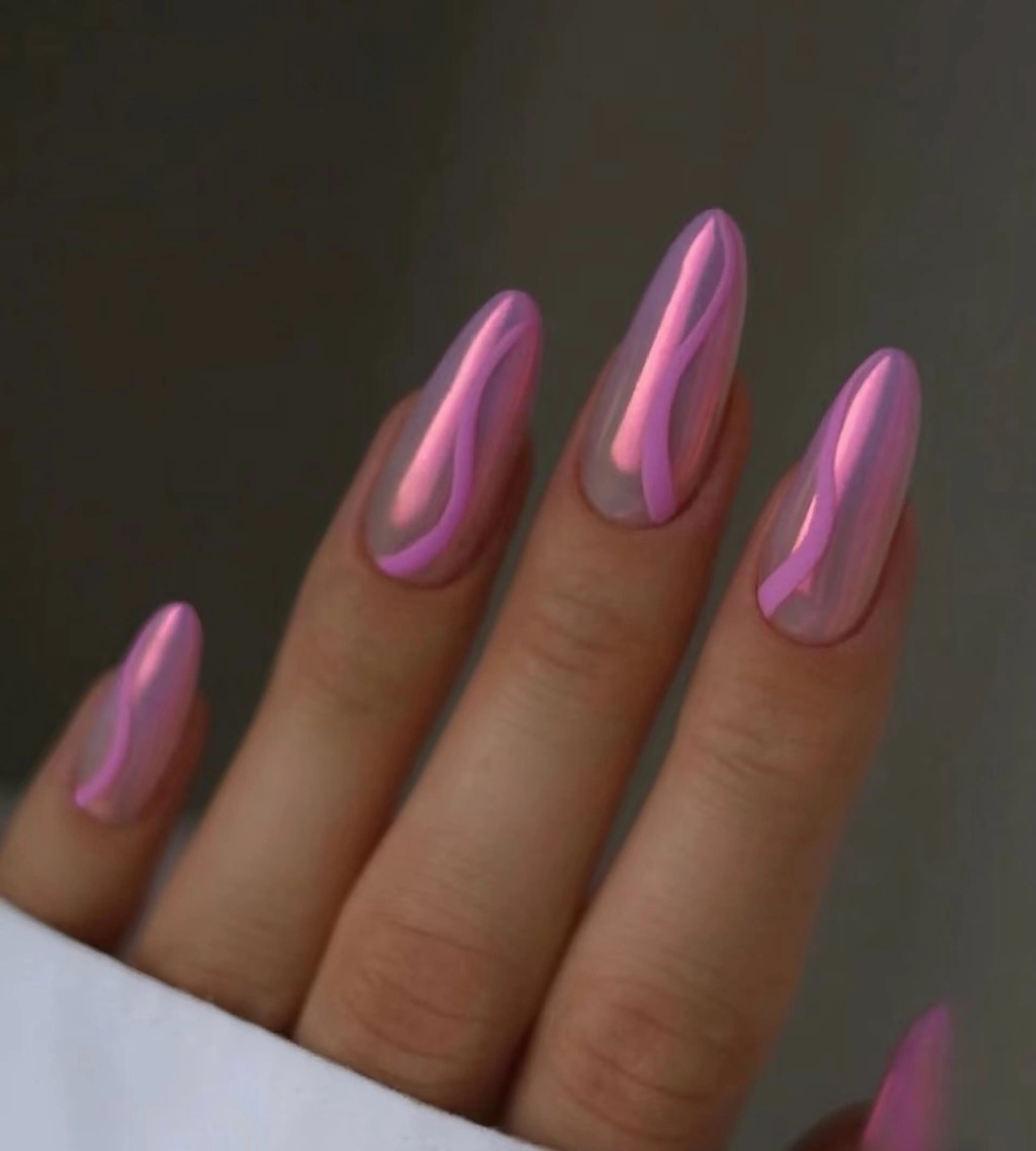 ネイル 高木 維麗絲のネイルデザイン