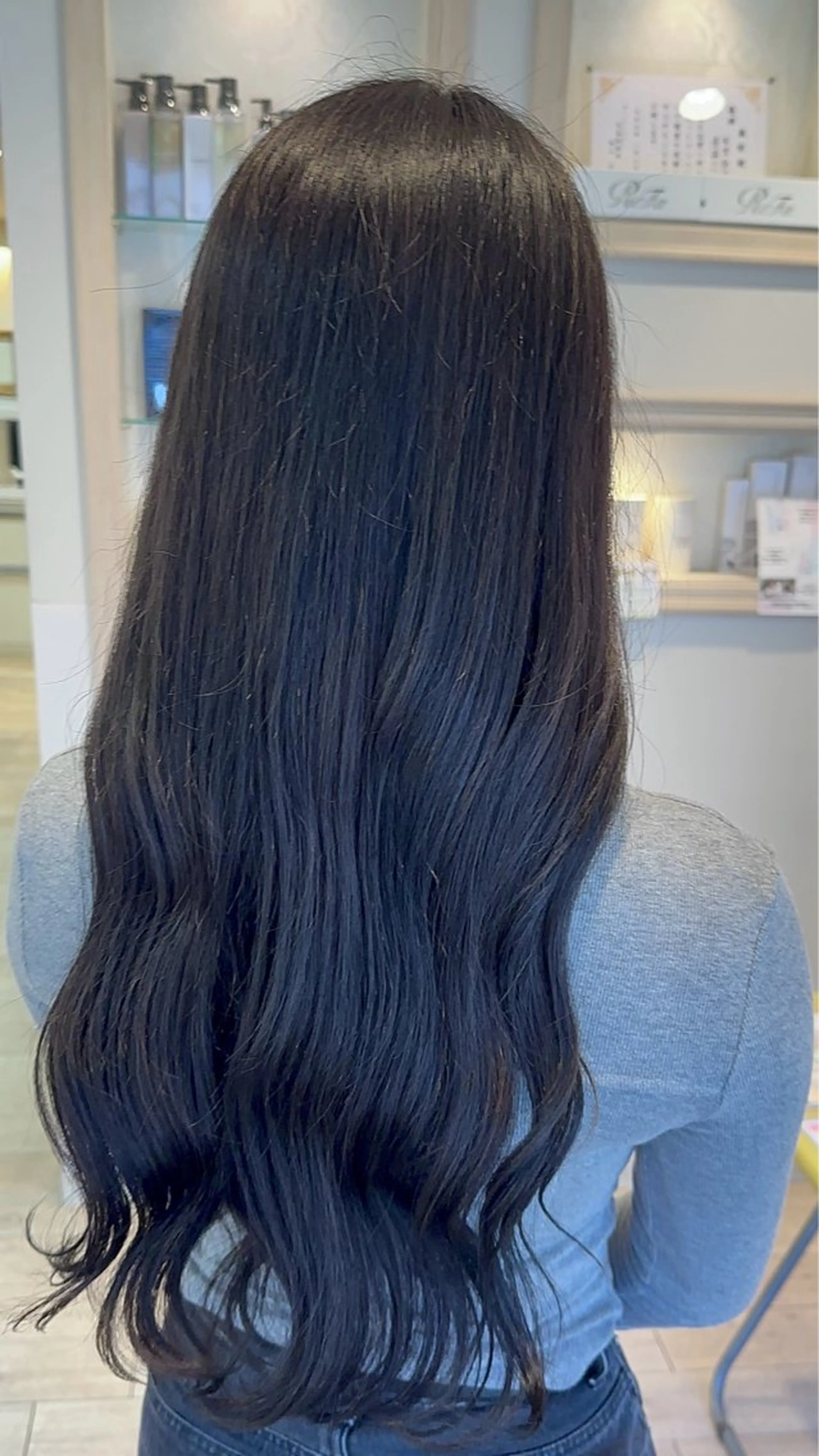 ロング カラー ヘアアレンジ 黒髪 ブリーチ 透明感カラー ハイトーンカラー 韓国風ヘア 韓国ヘア/レイヤー 顔周りカット/ユキナのヘアスタイル