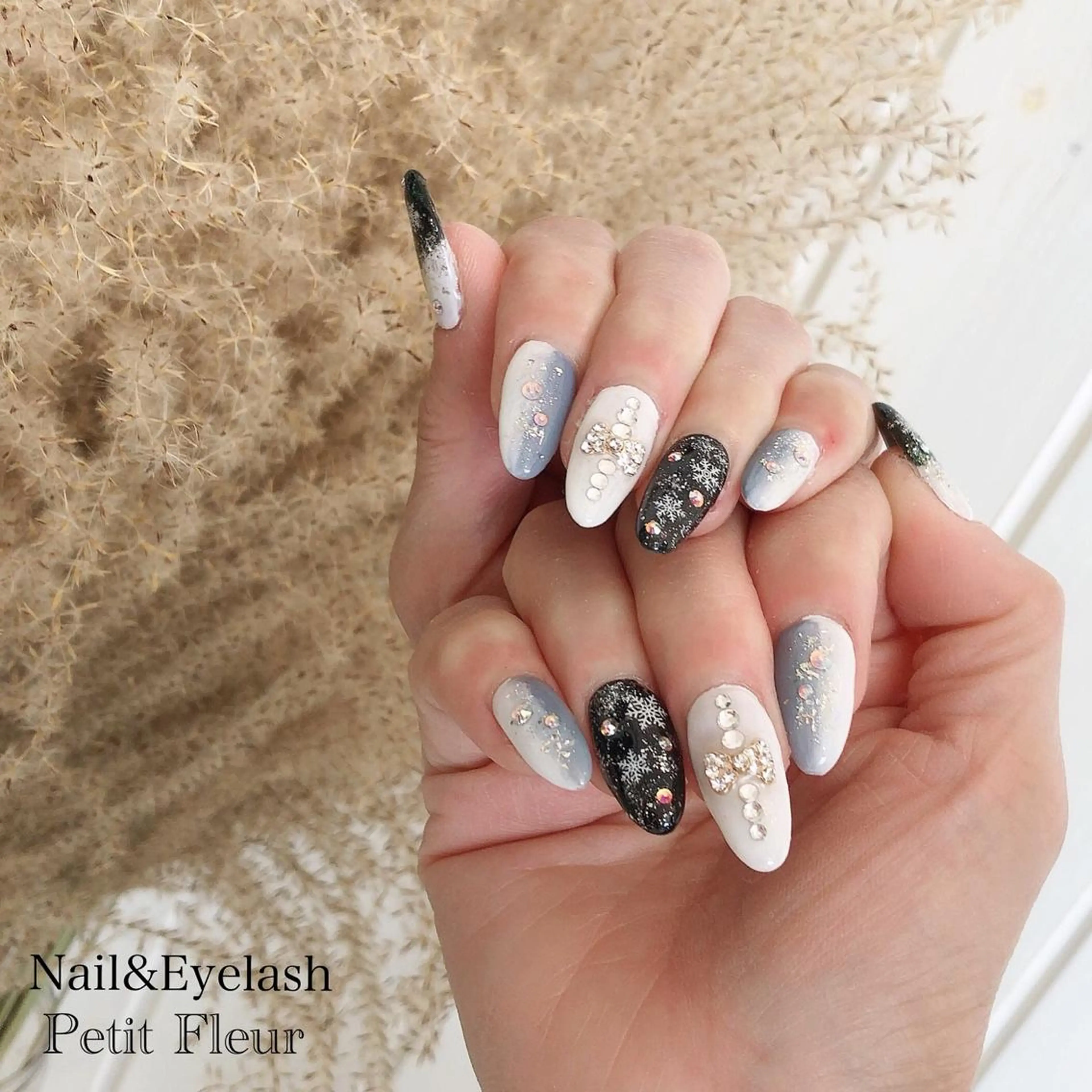 ネイル Petit Fleur所属・青柳 亜梨奈のマツエク・マツパデザイン