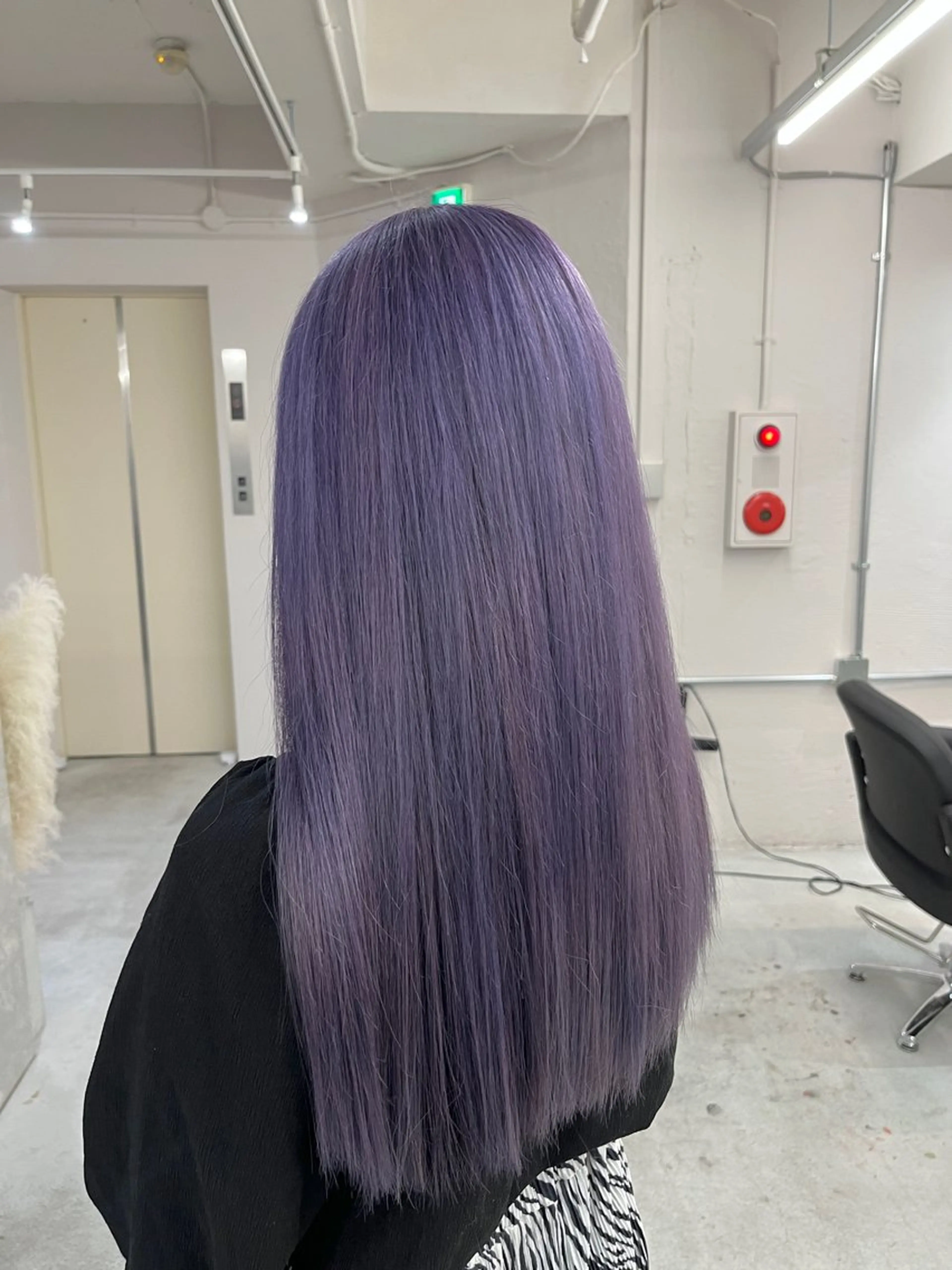 ロング カラー ラベンダーカラー REAL【レアル】所属・グレージュ/透け感 カラー/透明感カラーのヘアスタイル