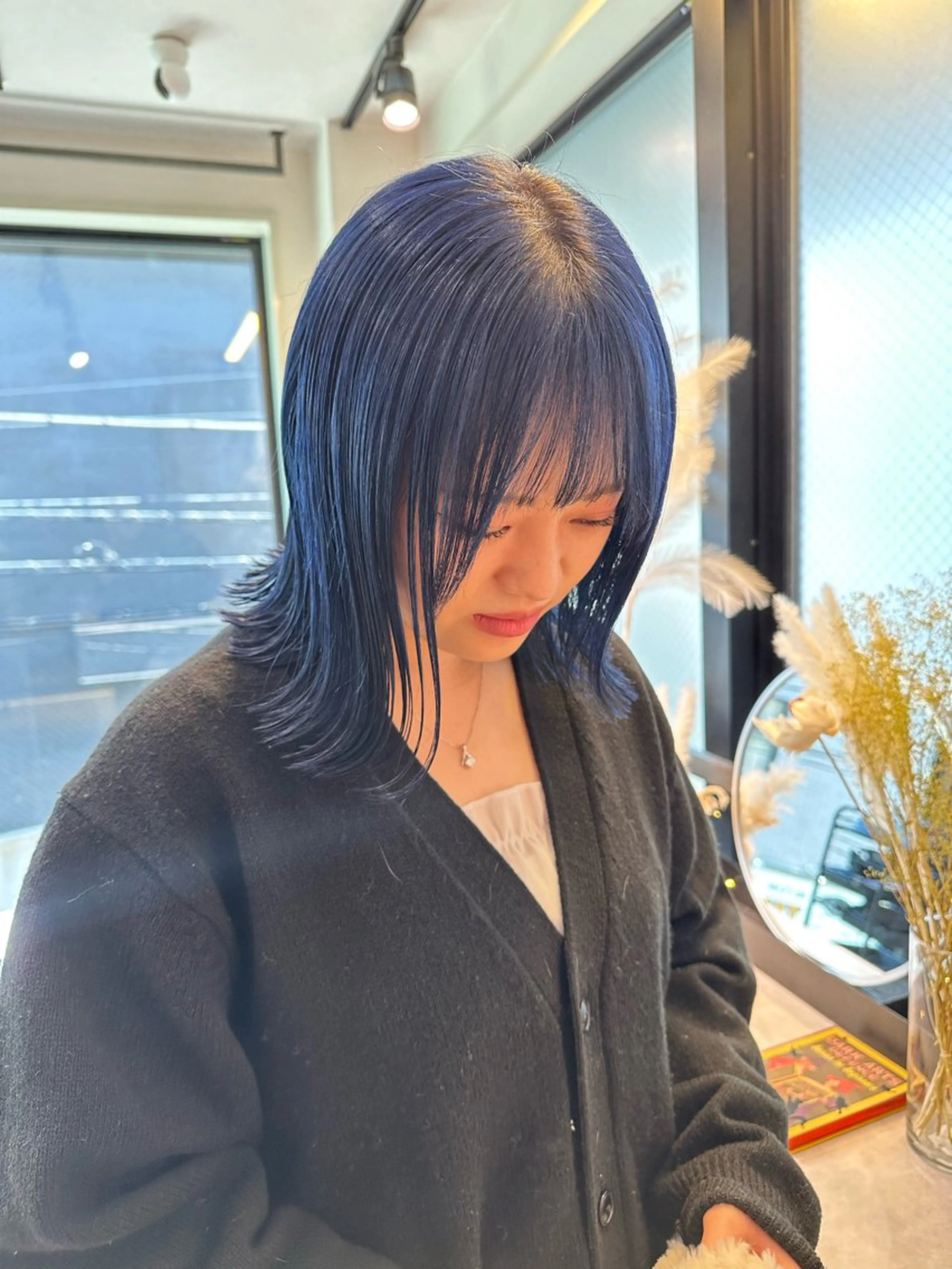 セミロング カラー ブリーチ ブルーカラー ネイビーカラー GO TODAY SHARE SALON 原宿本店所属・ブリーチ/ハイトーン 艶カラー/ユリナのヘアスタイル