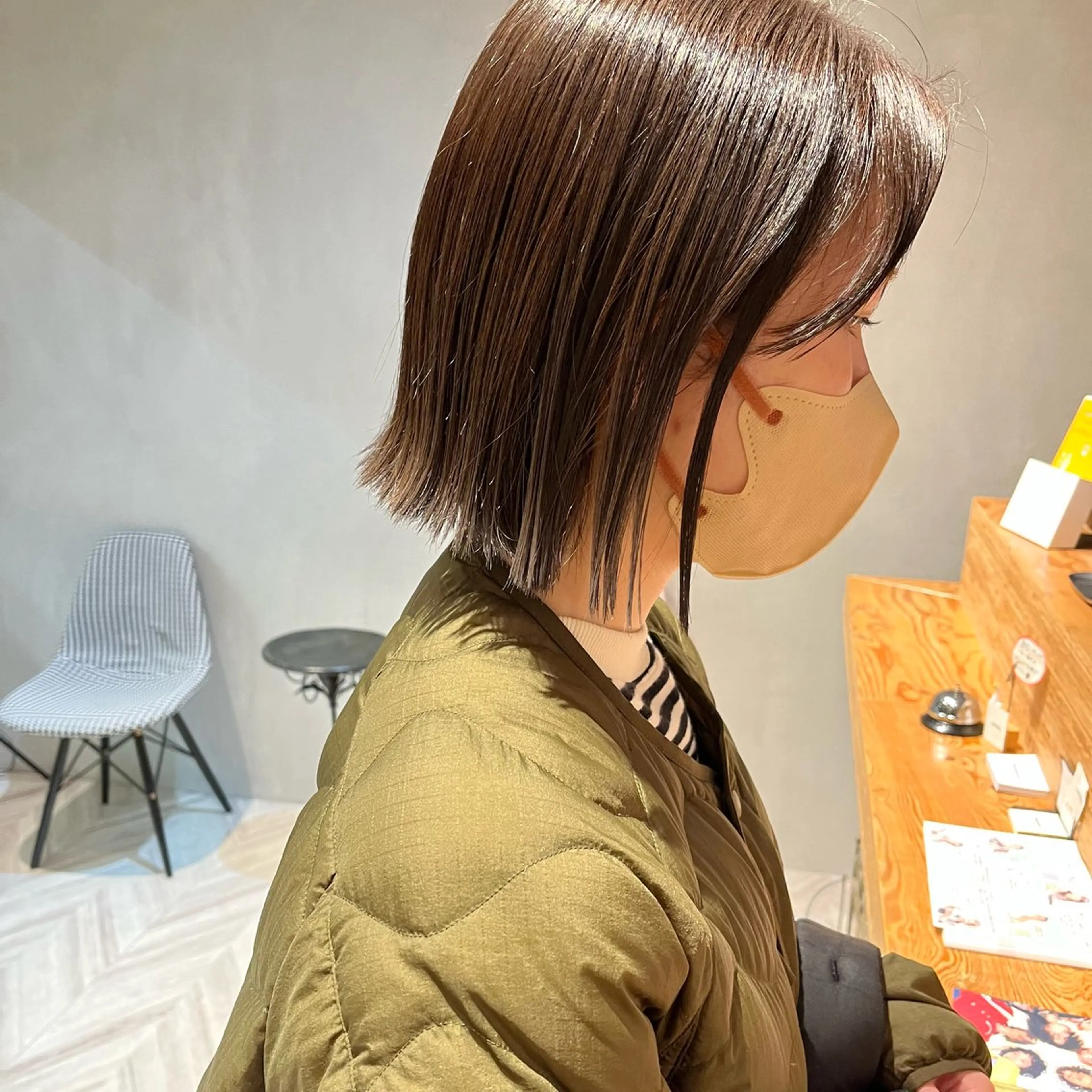 ショート カラー 切りっぱなしボブ ボブ 外ハネヘア カット ヘアカラー トリートメント ボブ/透明感カラー /坂口恵梨子のヘアスタイル