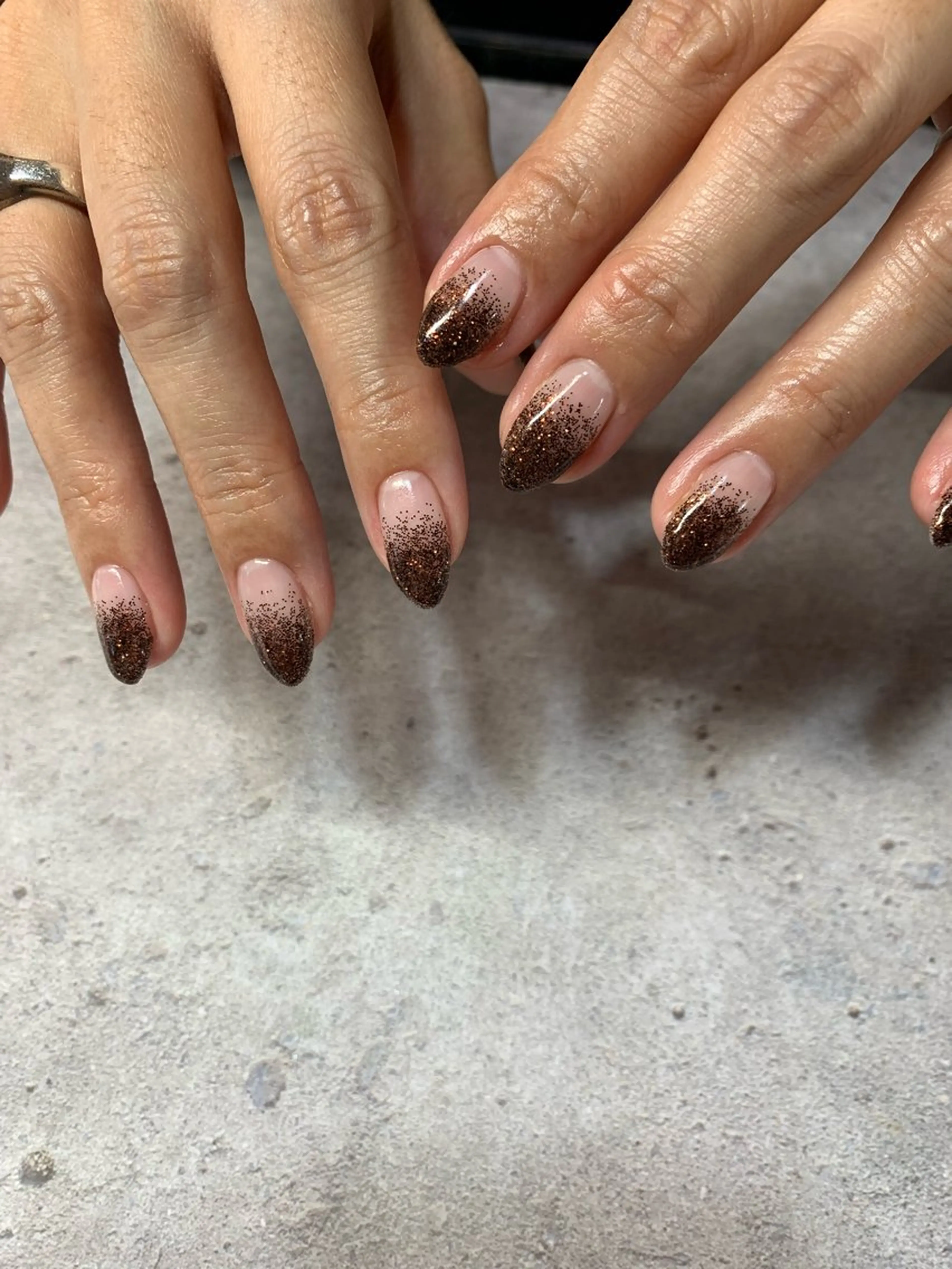 ネイル グラデーション ラメ(グリッター) ラメグラデーション THECOLORS所属・近貞 莉奈のネイルデザイン