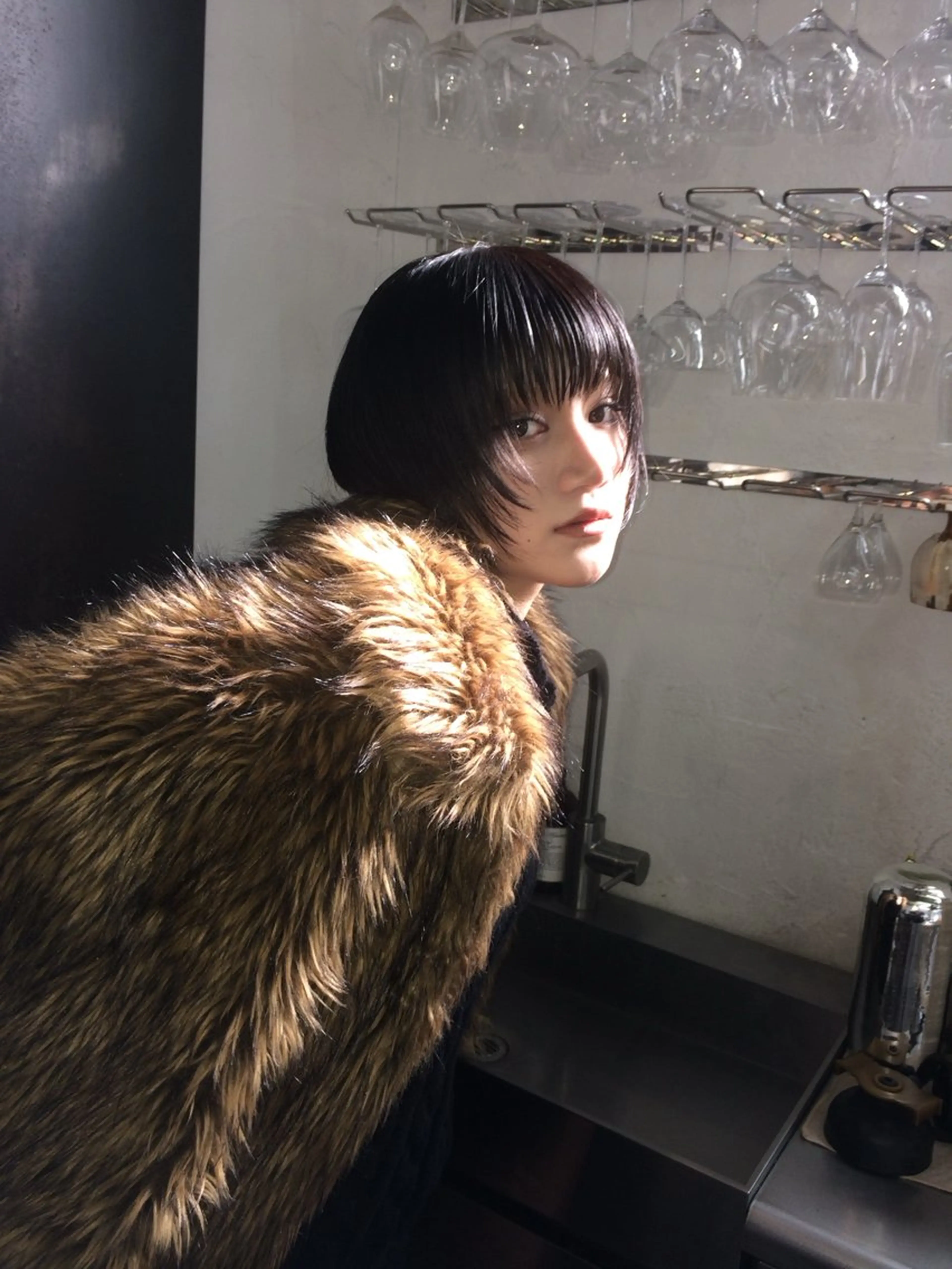 ショート ボブ ハッシュカット レイヤーカット ショートヘア トリートメント 響　インナーカラー イヤリングカラーのヘアスタイル