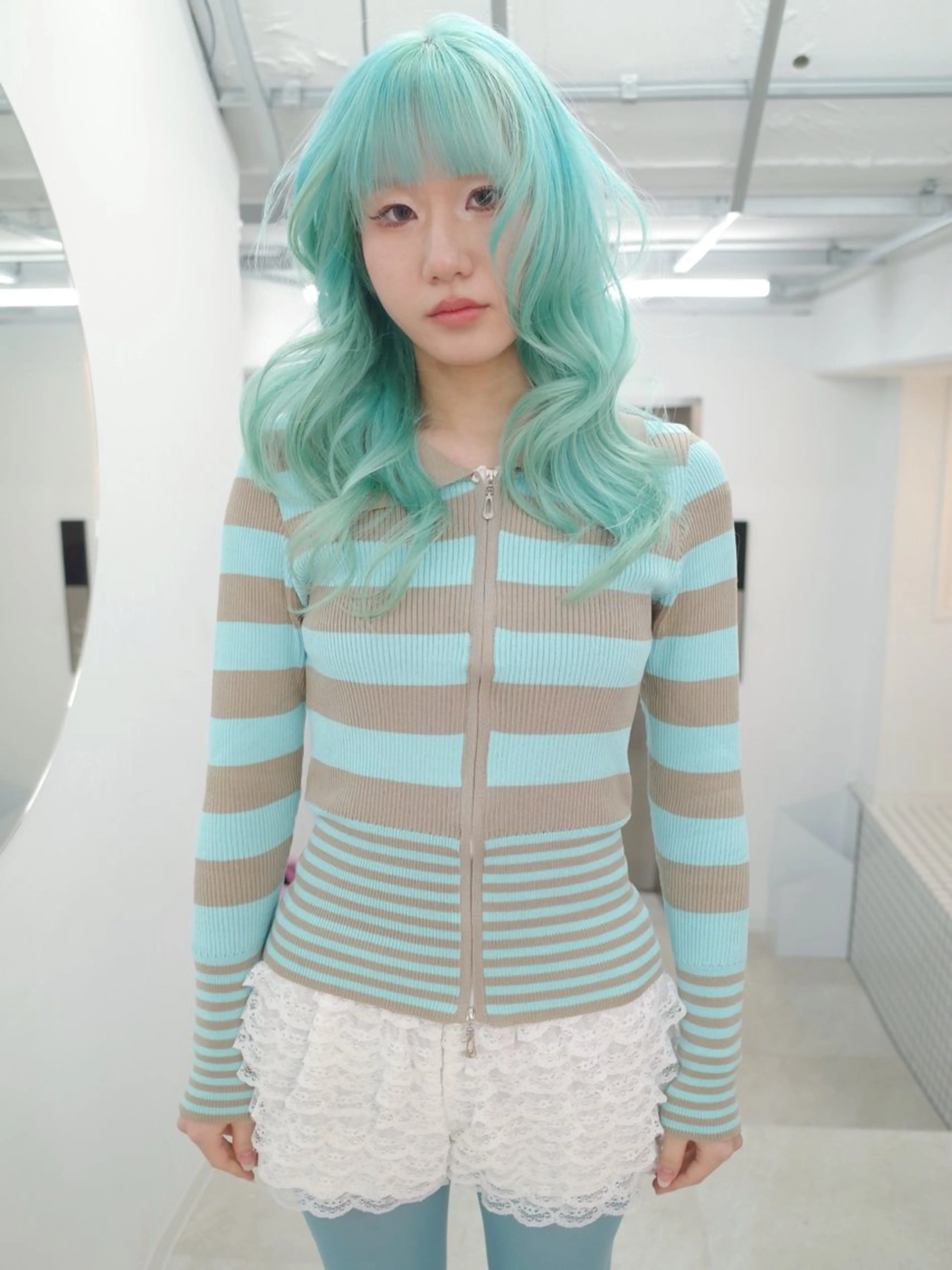 セミロング カラー IDE AYANEのヘアスタイル