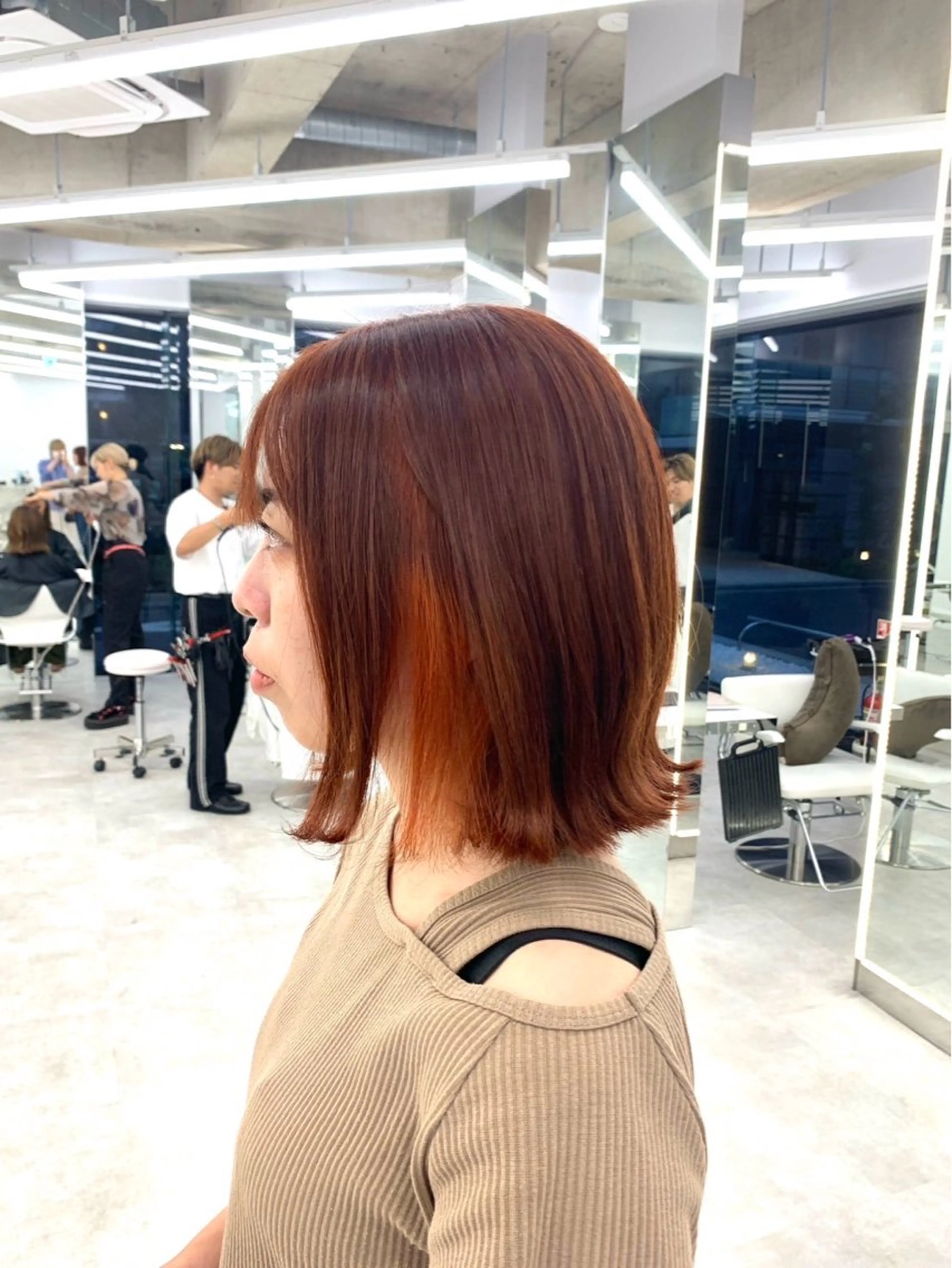 カラー あおき いおりのヘアスタイル