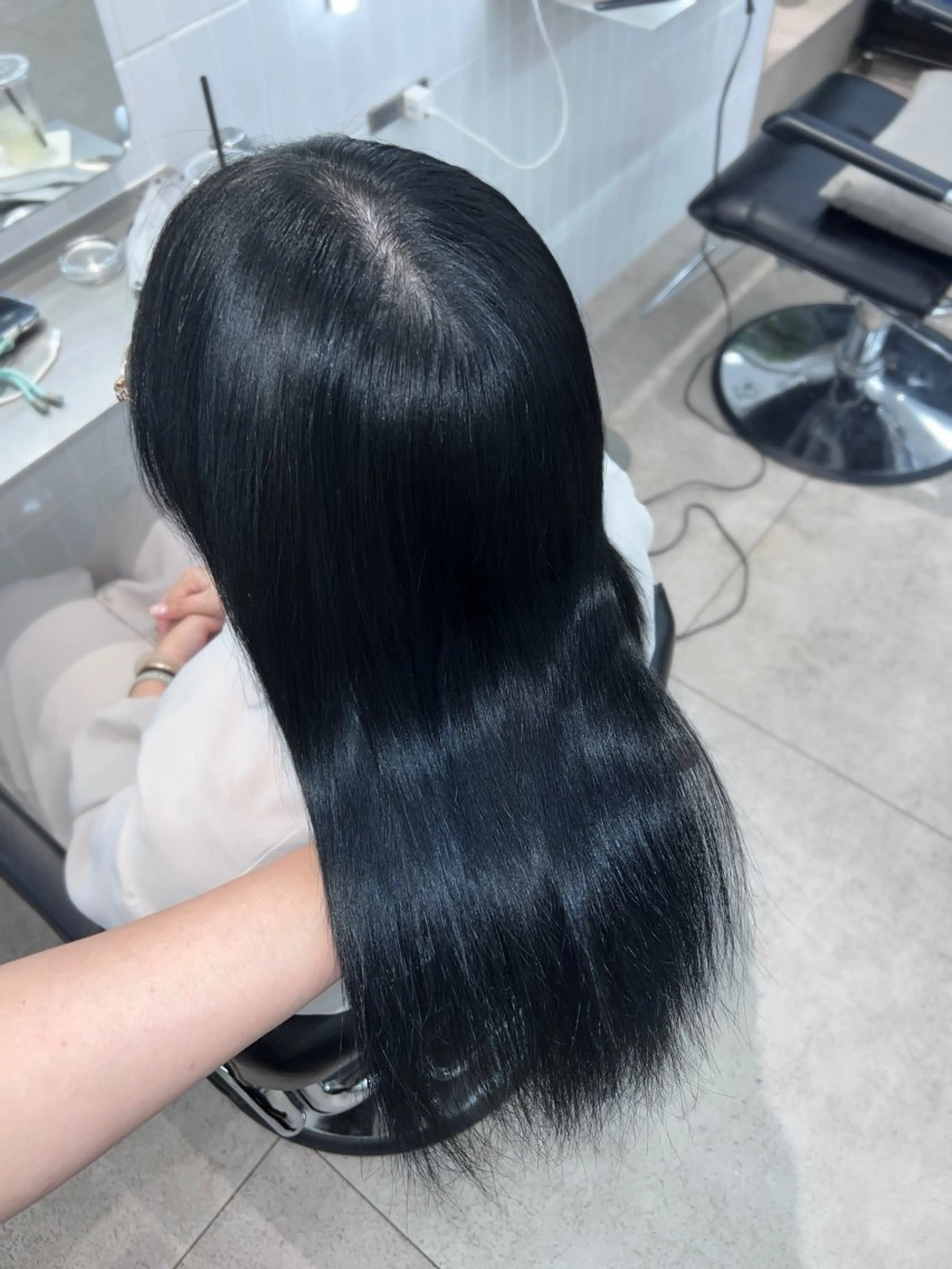 ミディアム ヘアカラー ハイトーン ハイライ ト バレイヤージュのヘアスタイル