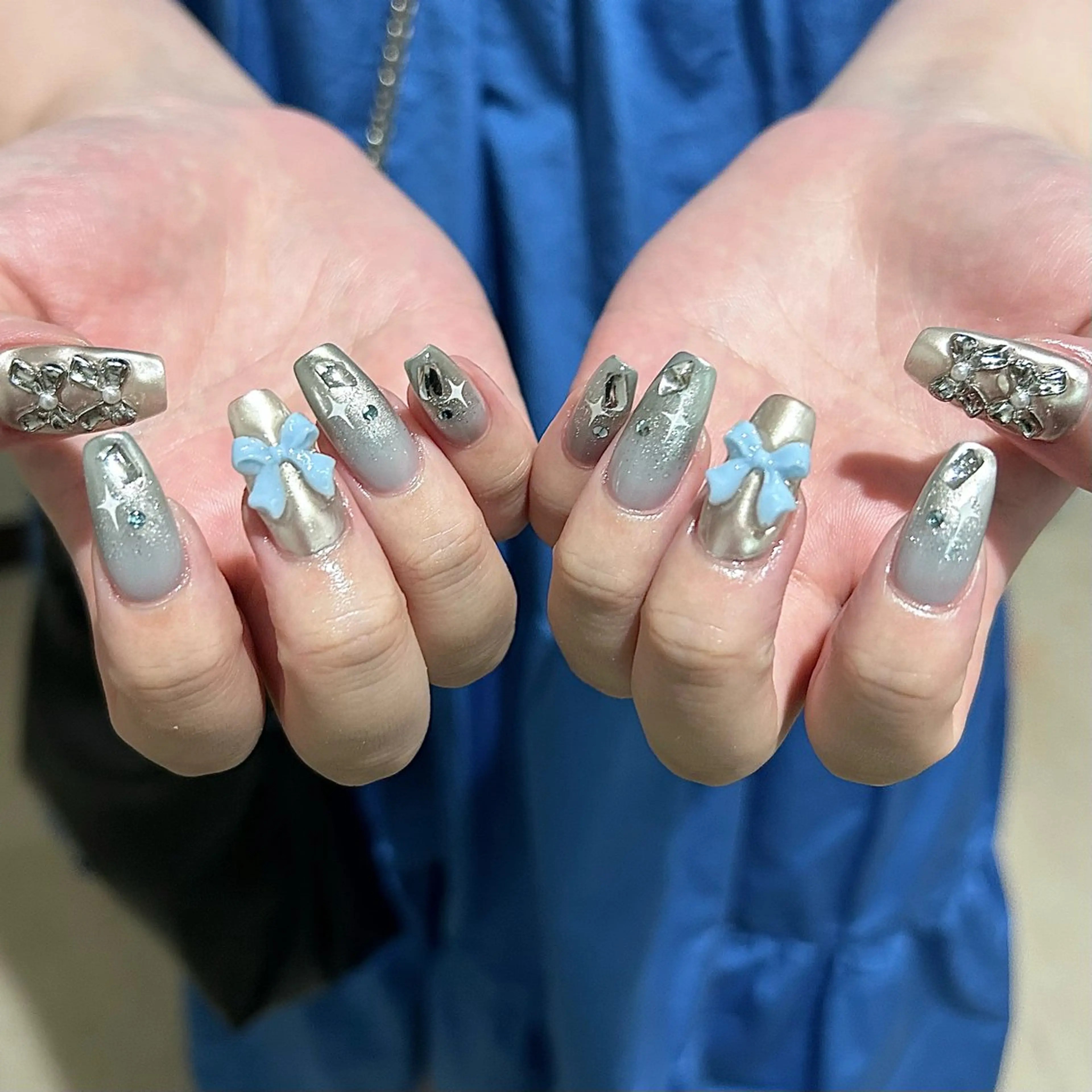 ネイル ブルー リボン パラあり！フィルイン 推しネイル大歓迎！のネイルデザイン