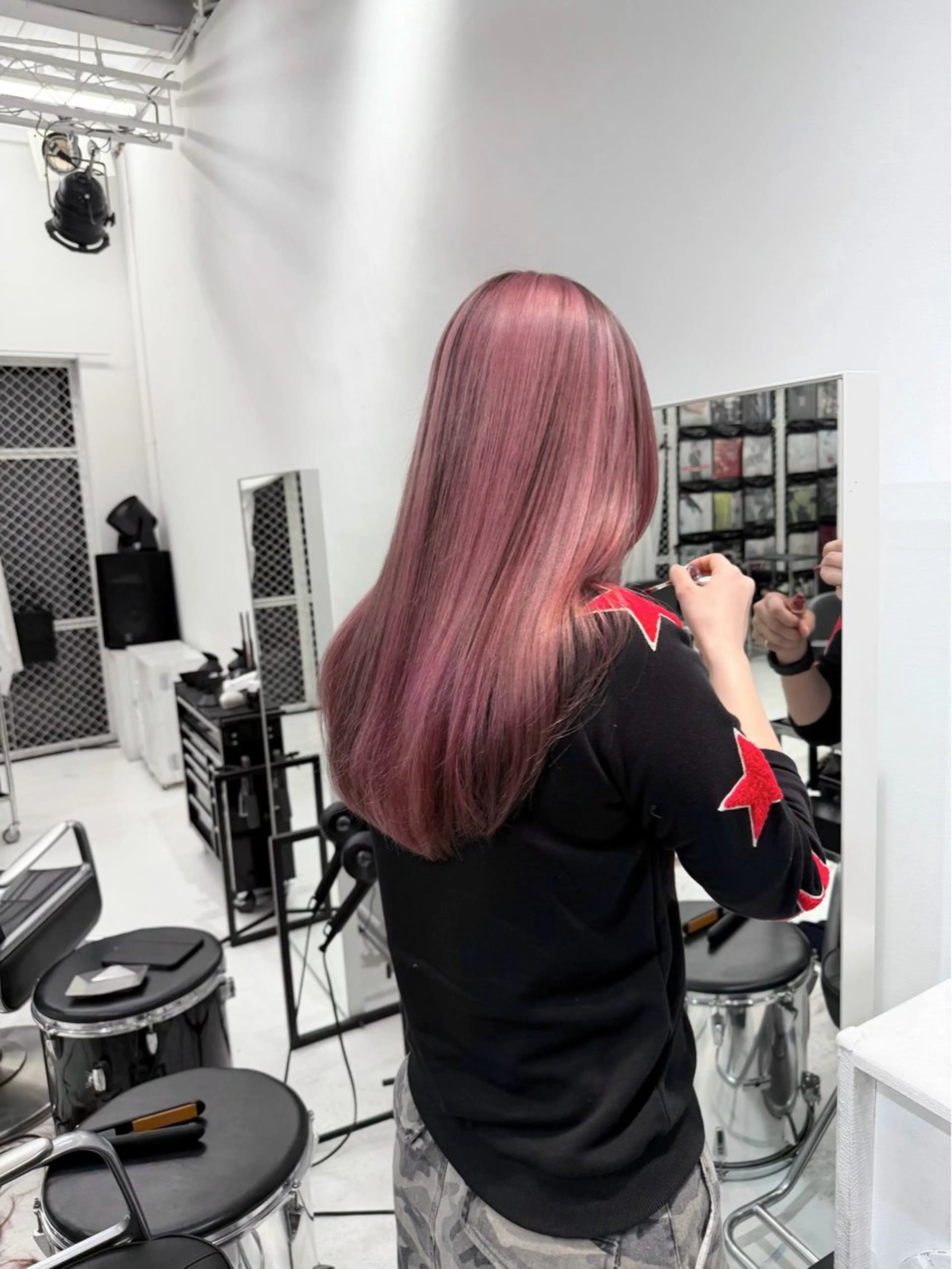 セミロング カラー ヘアアレンジ ブリーチ デザインカラー ラベンダーカラー ピンクカラー ピンクラベンダー カット ヘアカラー トリートメント 艶ハイトーン/ヘア アレンジAYAKAのヘアスタイル