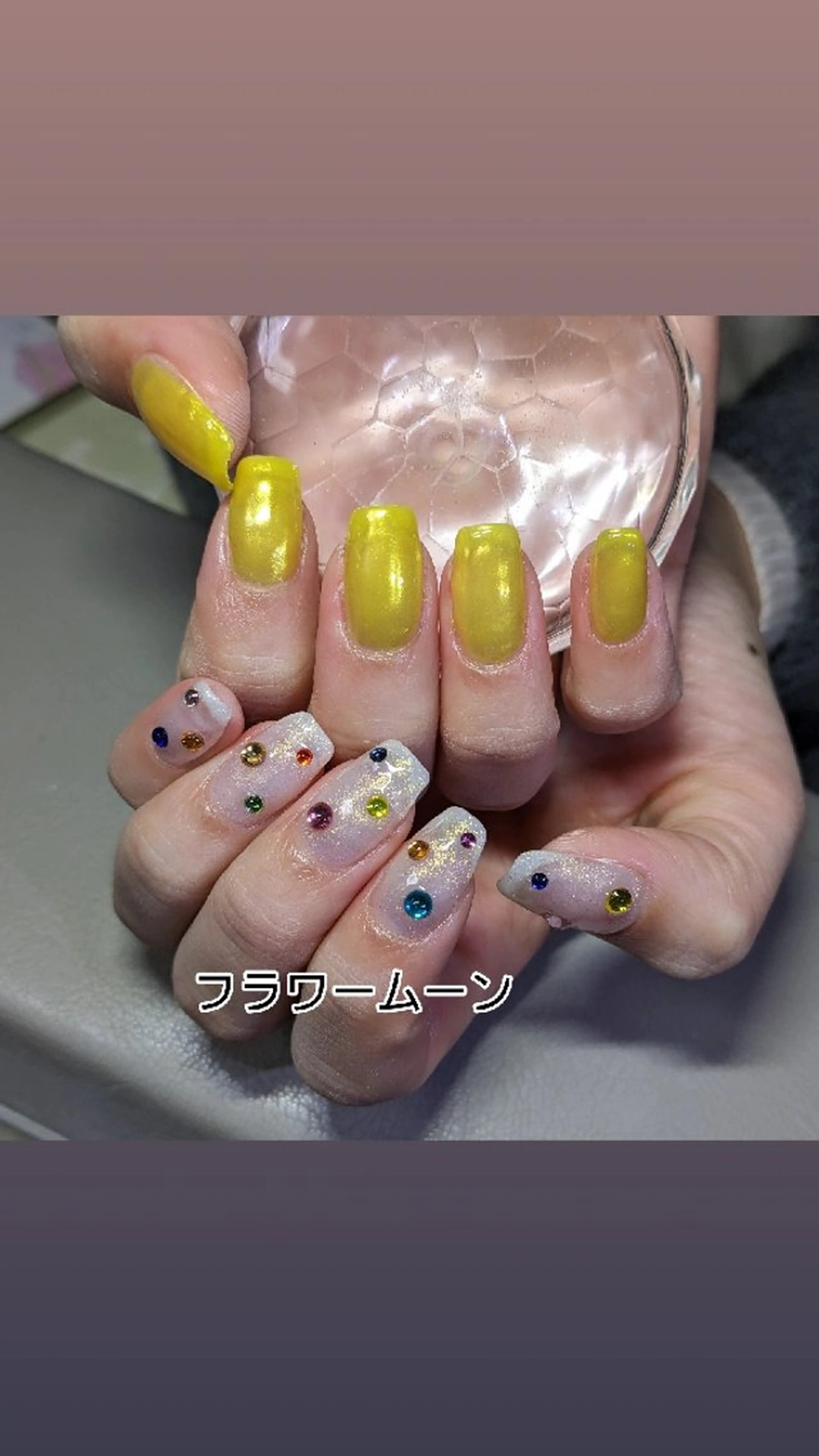 ネイル ミラーネイル ハンドネイル ハンドケア フラワー ムーンのネイルデザイン