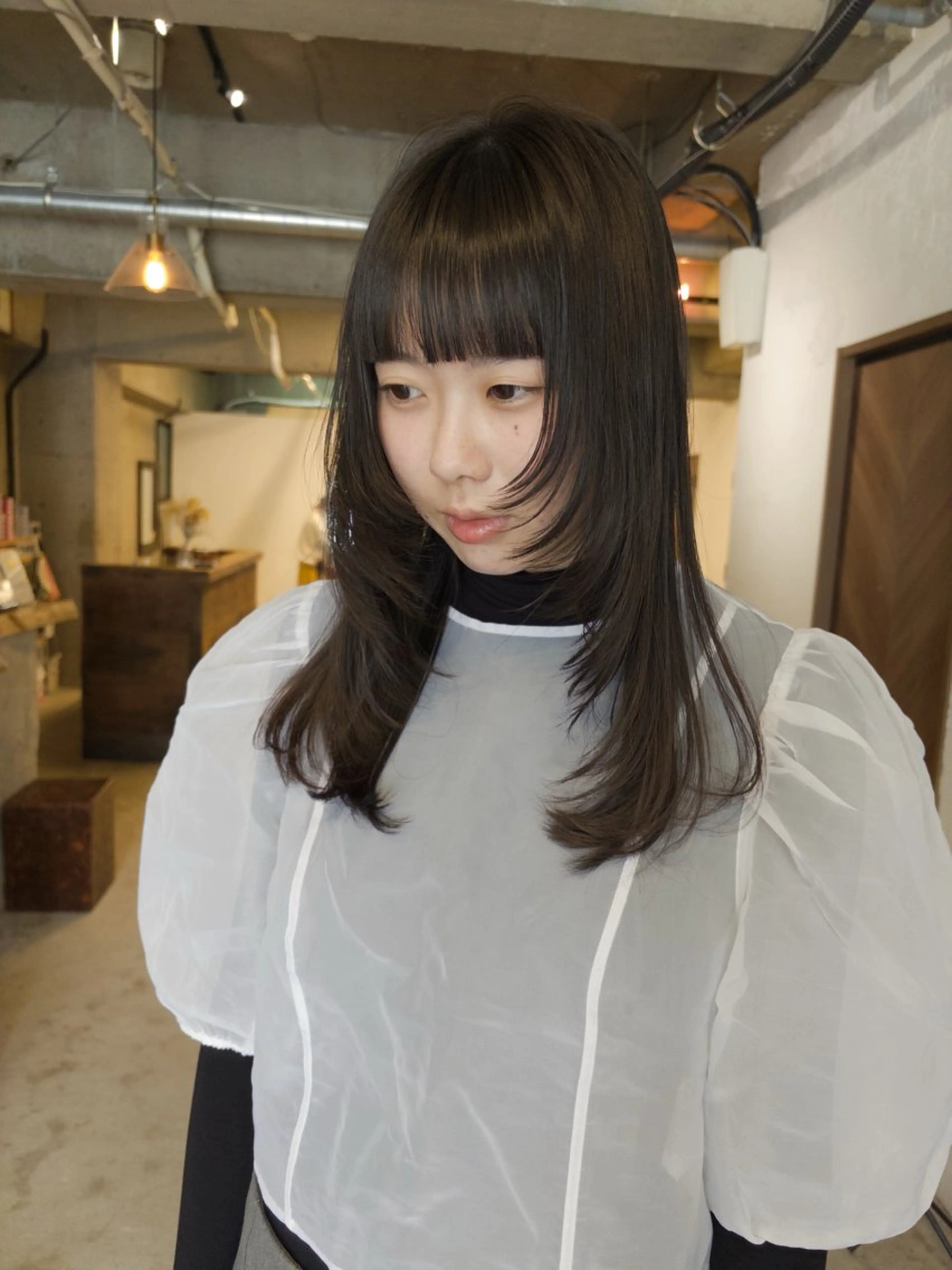 ロング 顔まわりレイヤー 顔周りカット レイヤーカット kvell by urban.所属・KVELL ユナのヘアスタイル