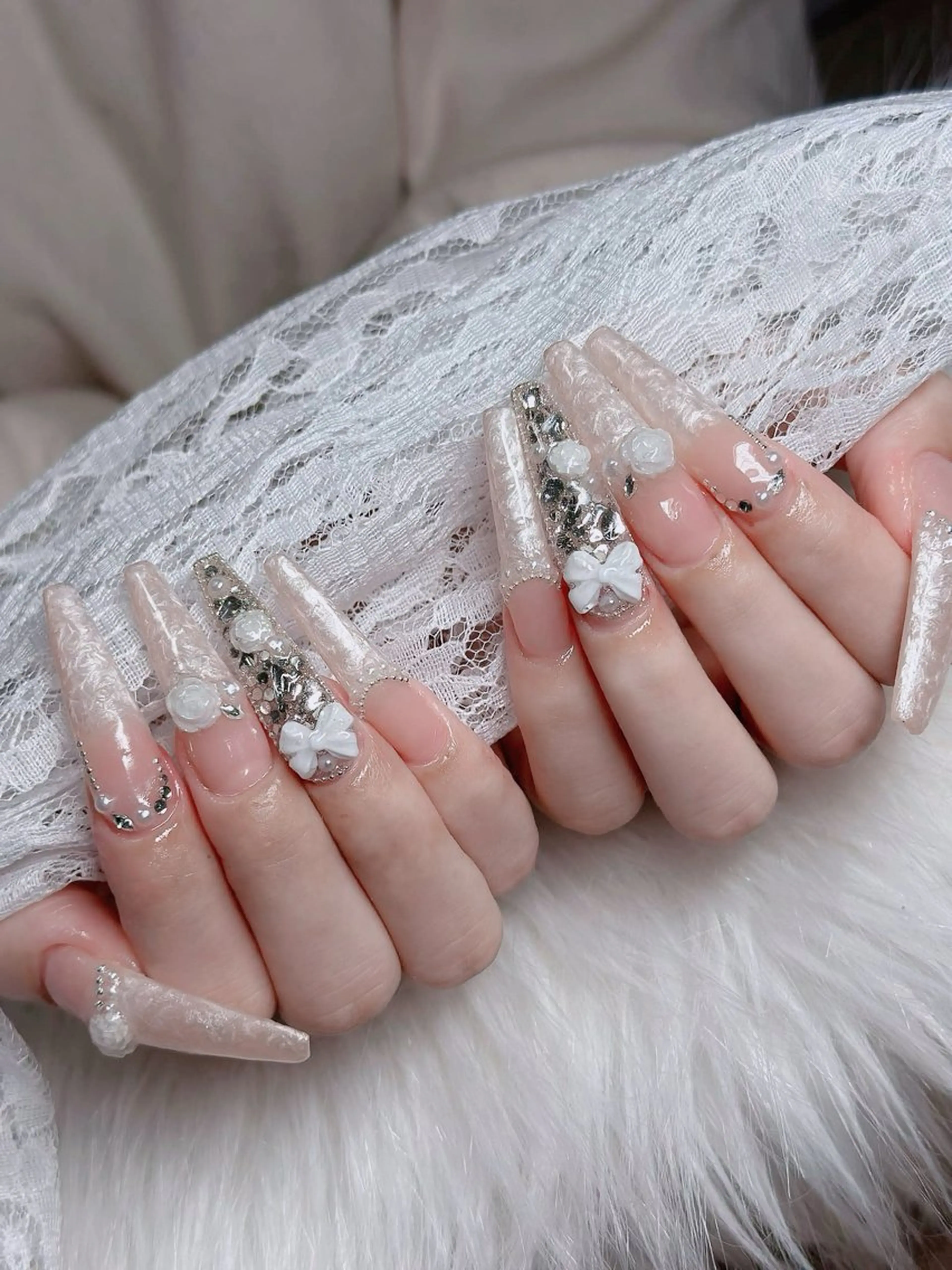 ネイル フレンチネイル ジェルネイル ガラスフレンチ ハロウィン ハート ハンドネイル H.baby Nail Salonのネイルデザイン