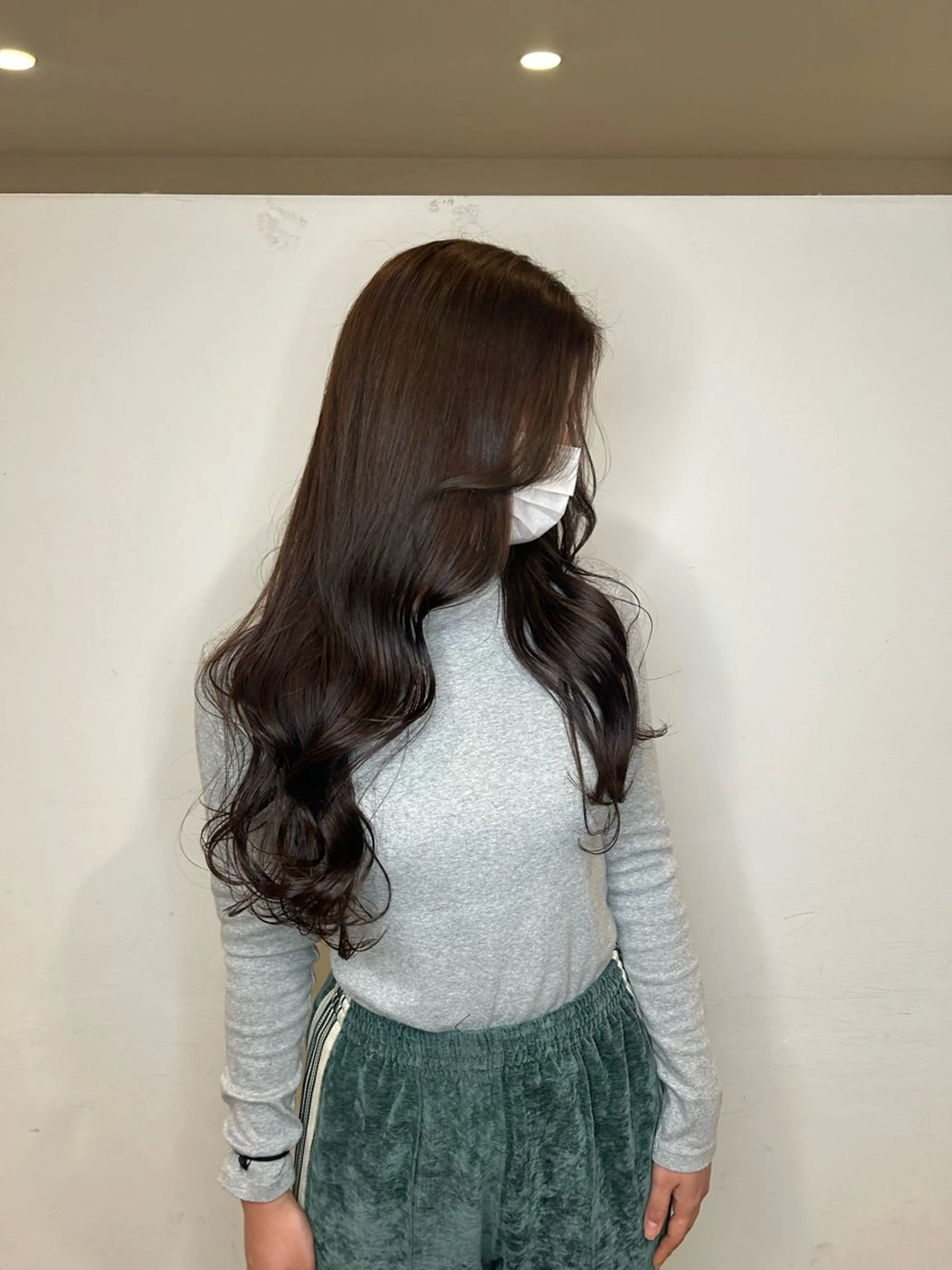 ロング ヘアカラー 北田 美琴 / 柔らかいカラーのヘアスタイル