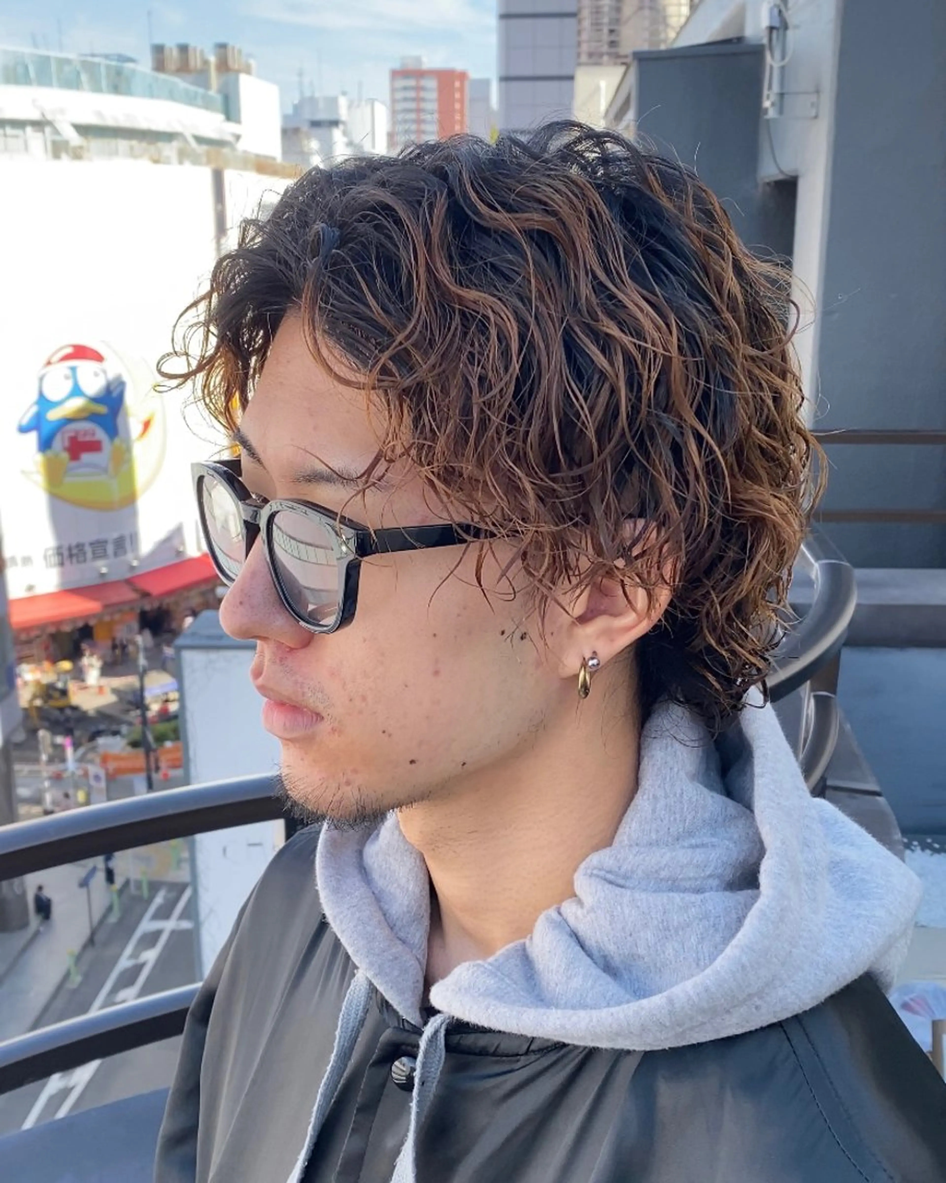 メンズ メンズブリーチ センターパート メンズパーマ メンズ特化LIBER 小川晴輝のヘアスタイル