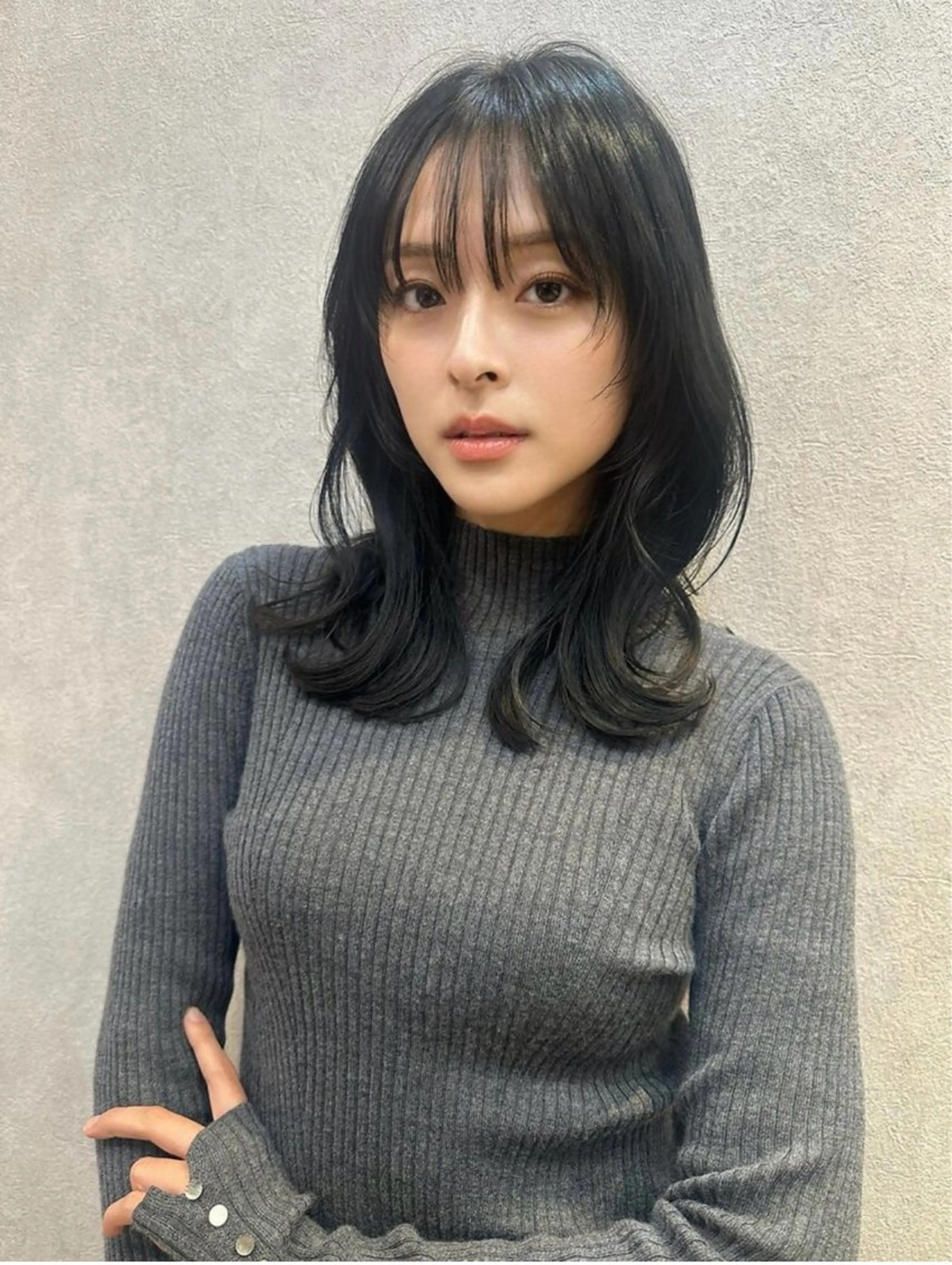 セミロング Kanami/韓国風 /艶カラーのヘアスタイル