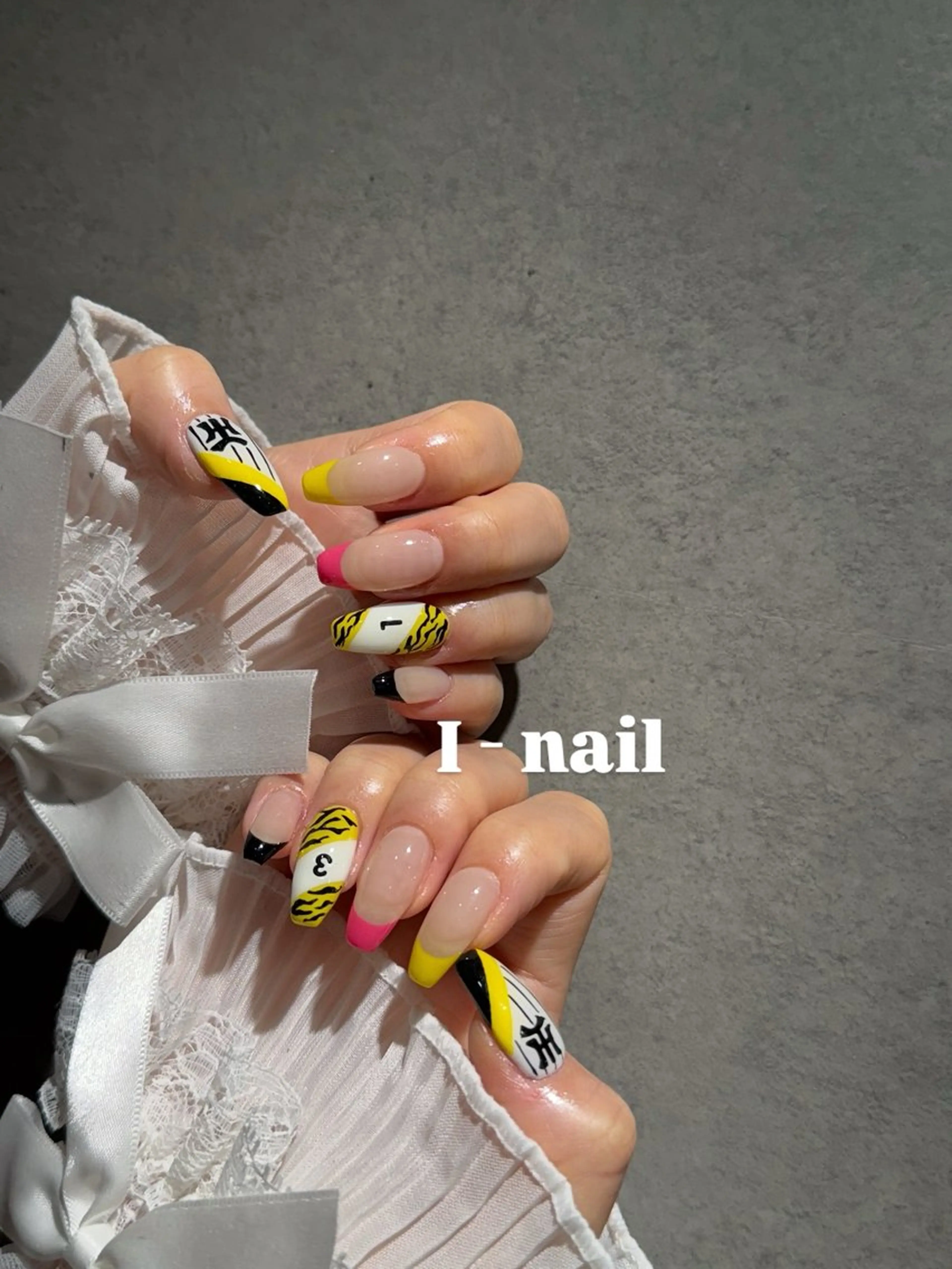 ネイル I-nailロング /ワンホン/キラキラのネイルデザイン