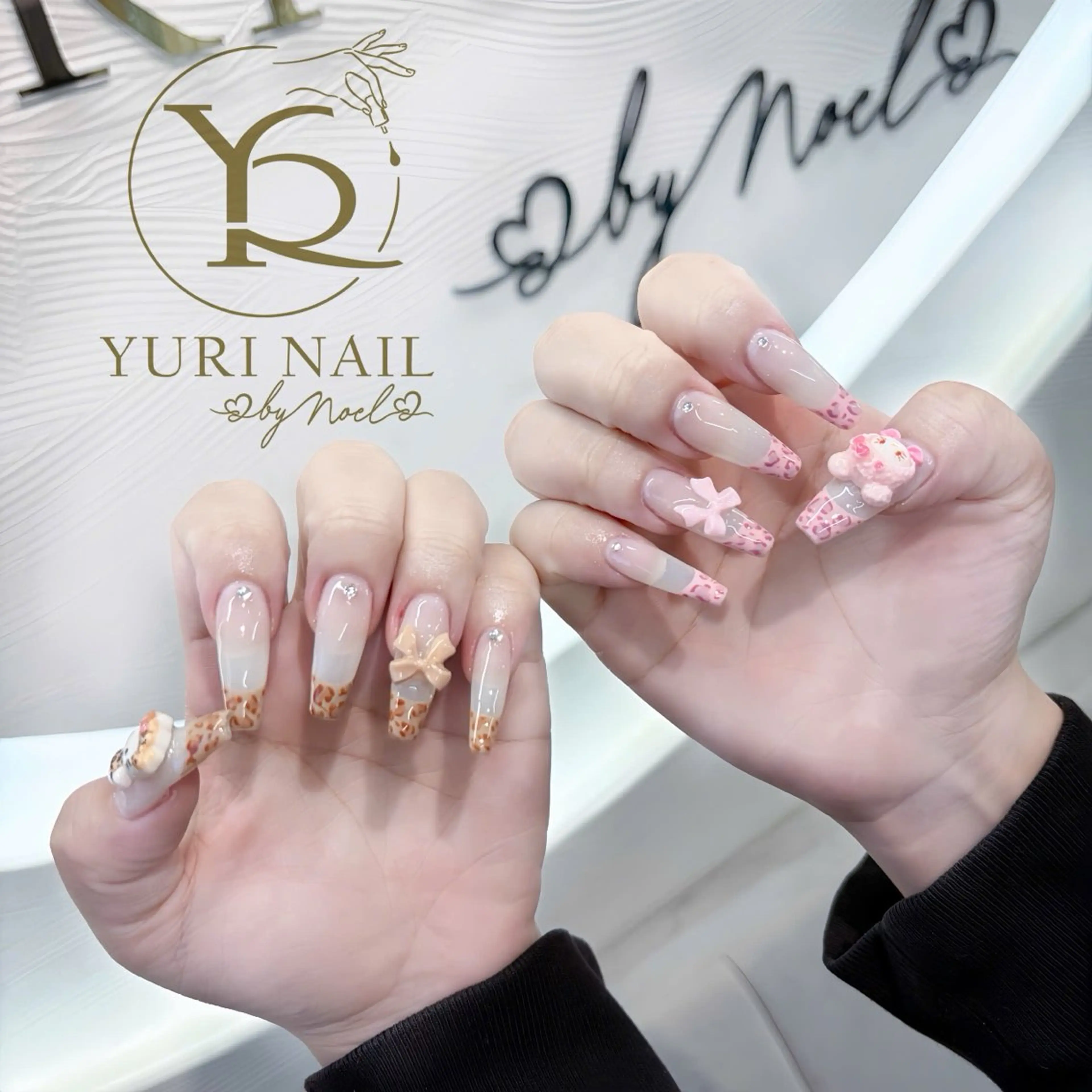 ネイル オーロラネイル ブルー チークネイル フットネイル フレンチネイル ハンドネイル フットネイル ハンドケア YURI Nail Narita所属・YURI Nail NARITAのネイルデザイン