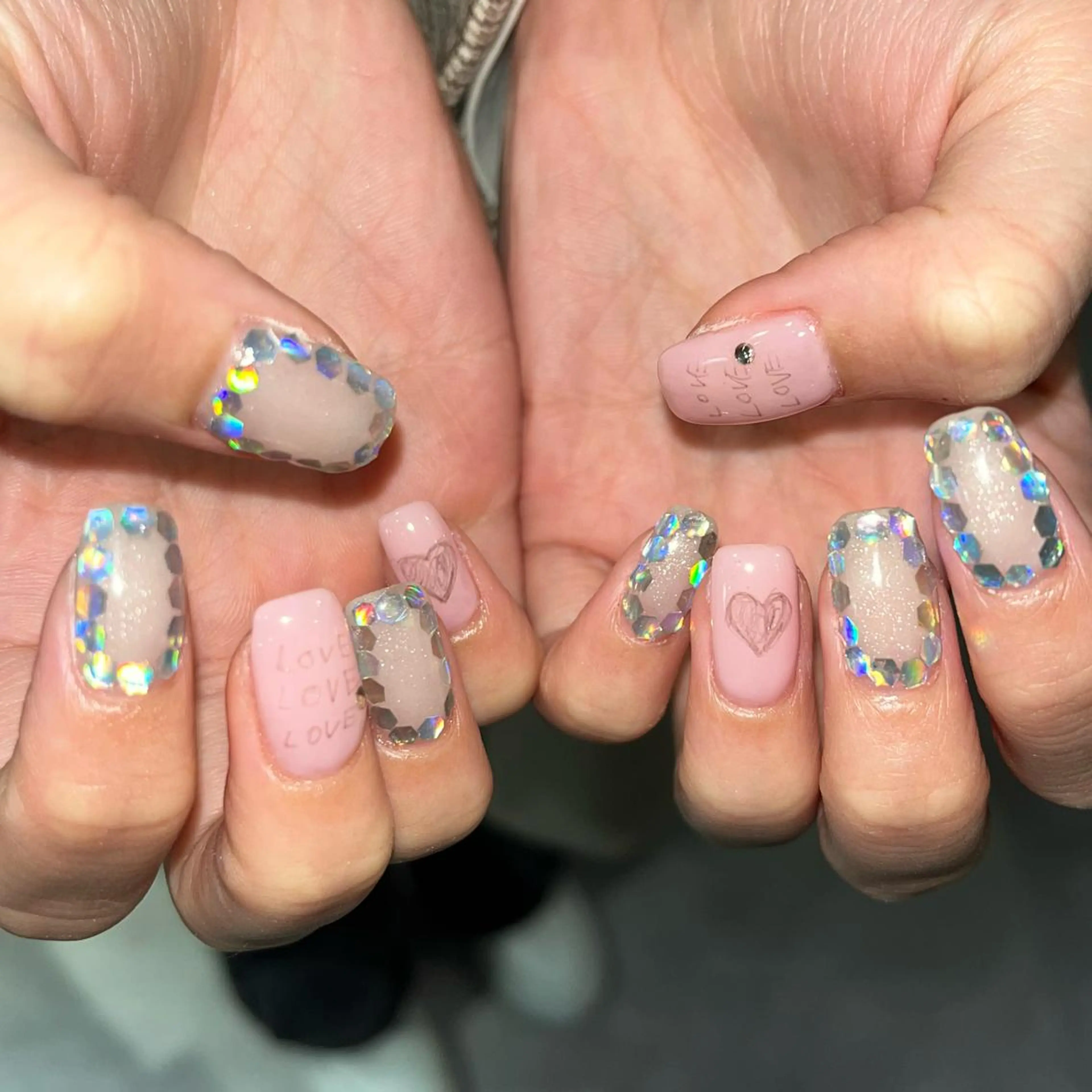 ネイル 🪐富島彩夏 /海外nail🪐のネイルデザイン