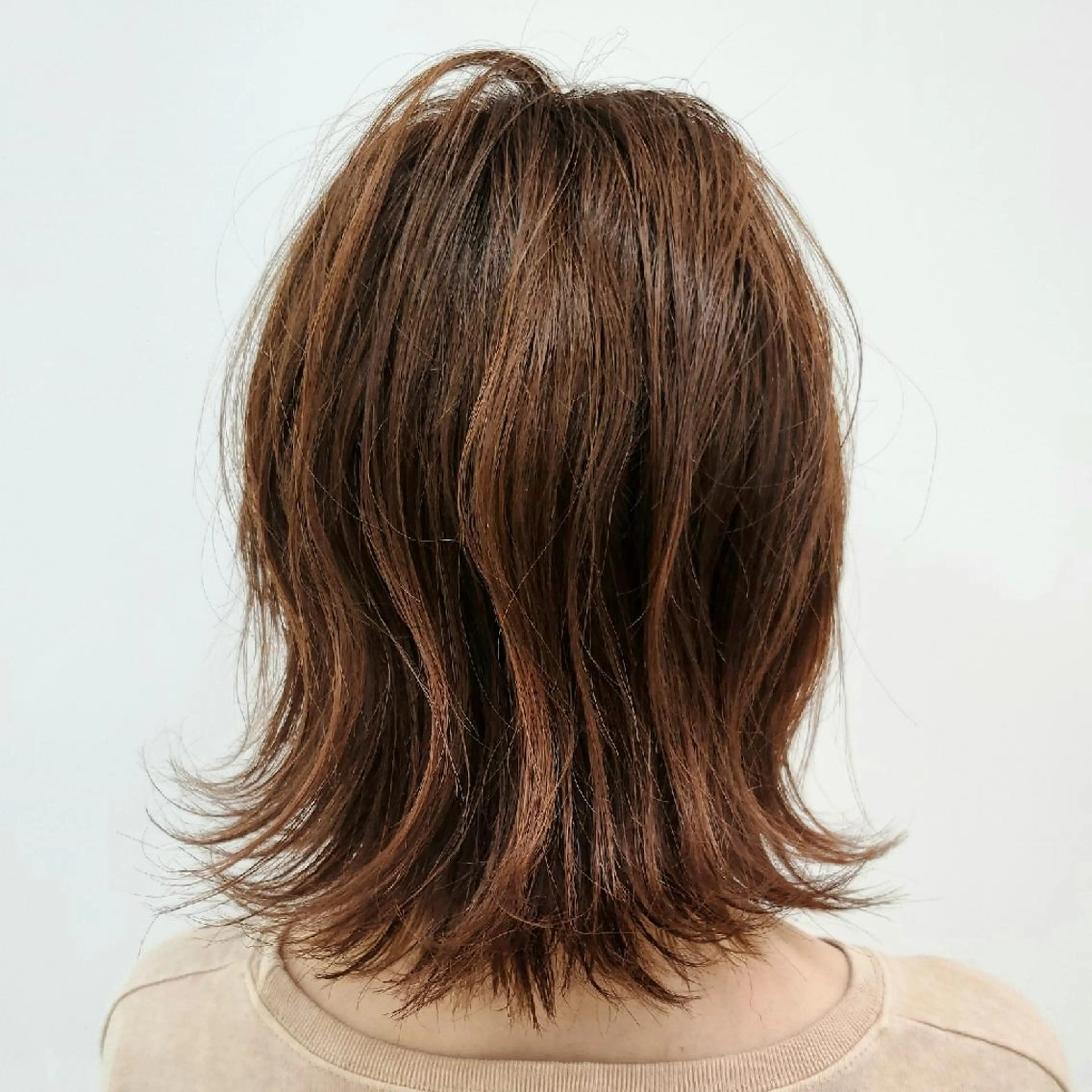 ミディアム 外ハネヘア カット 倉持 龍歩のヘアスタイル